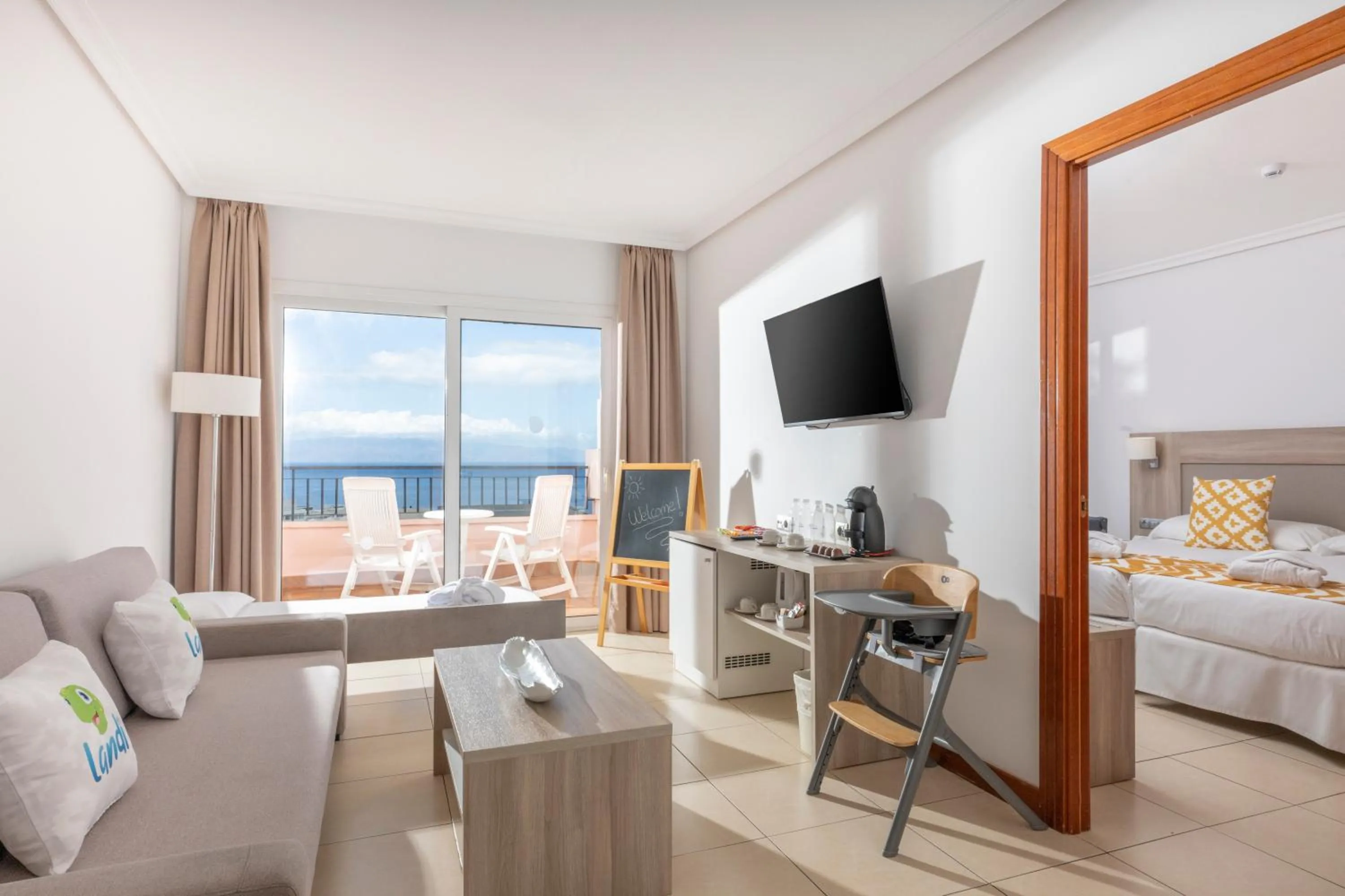 Bed in Landmar Costa los Gigantes Family Resort