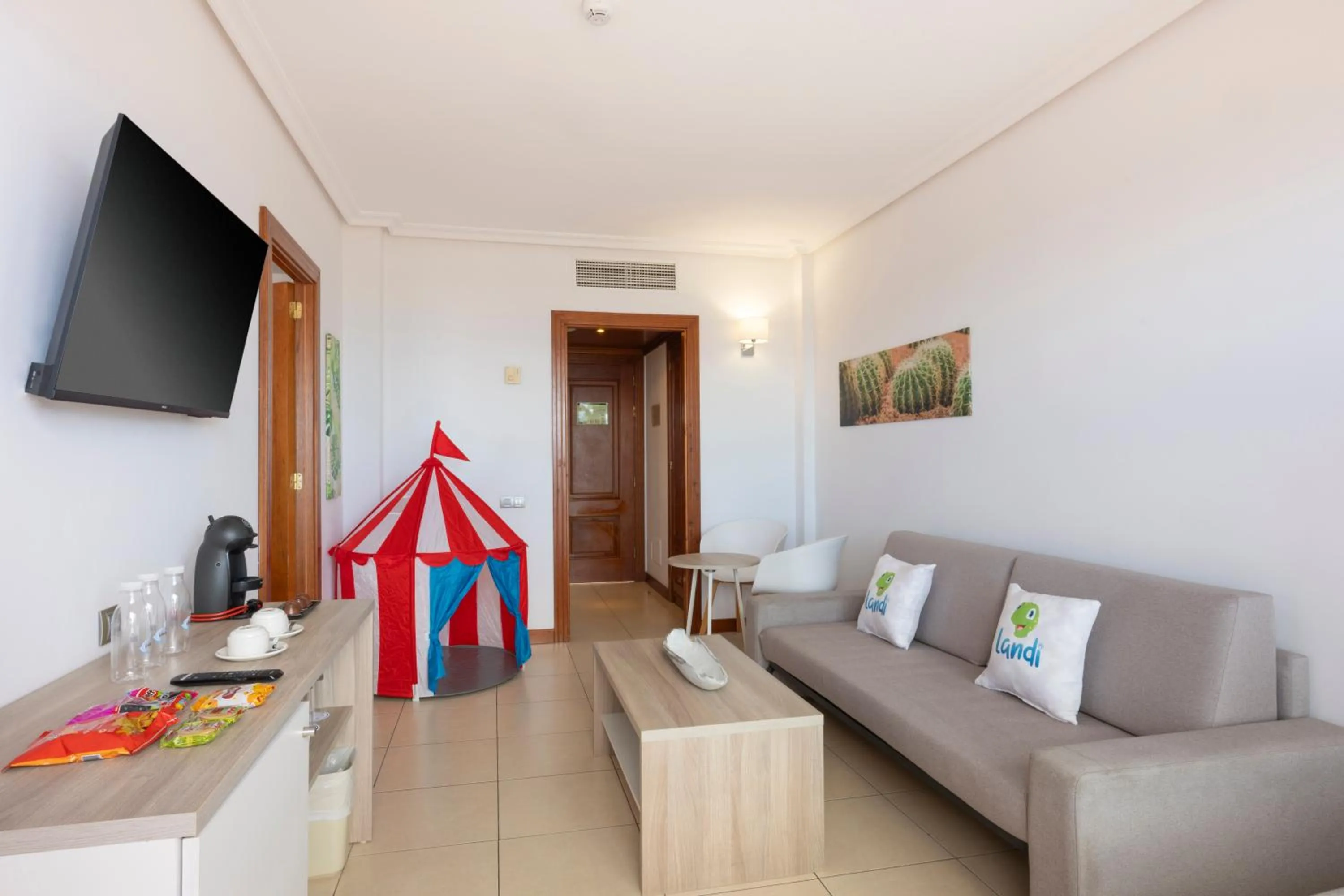 TV and multimedia in Landmar Costa los Gigantes Family Resort