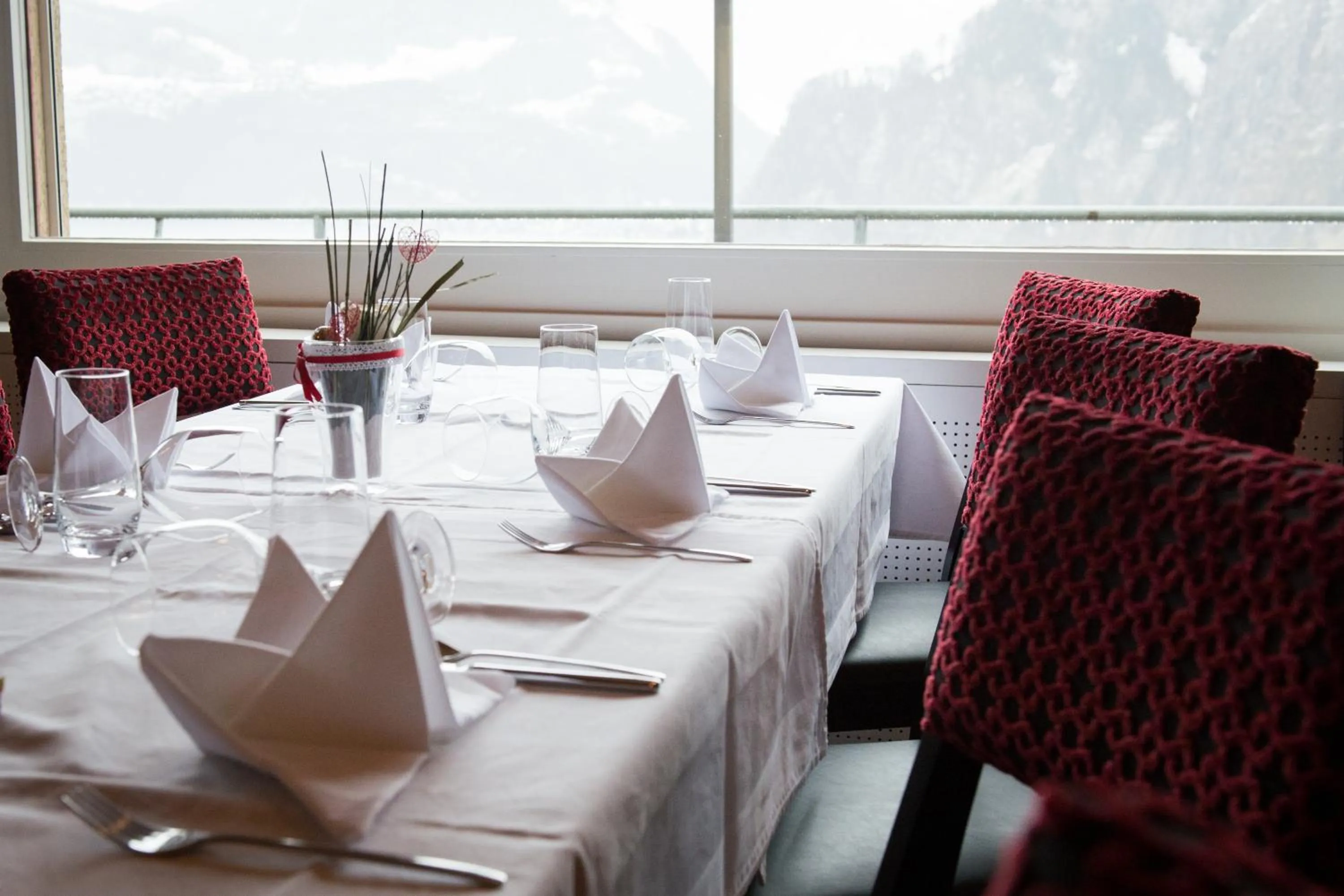 Restaurant/places to eat in Hotel Roggerli