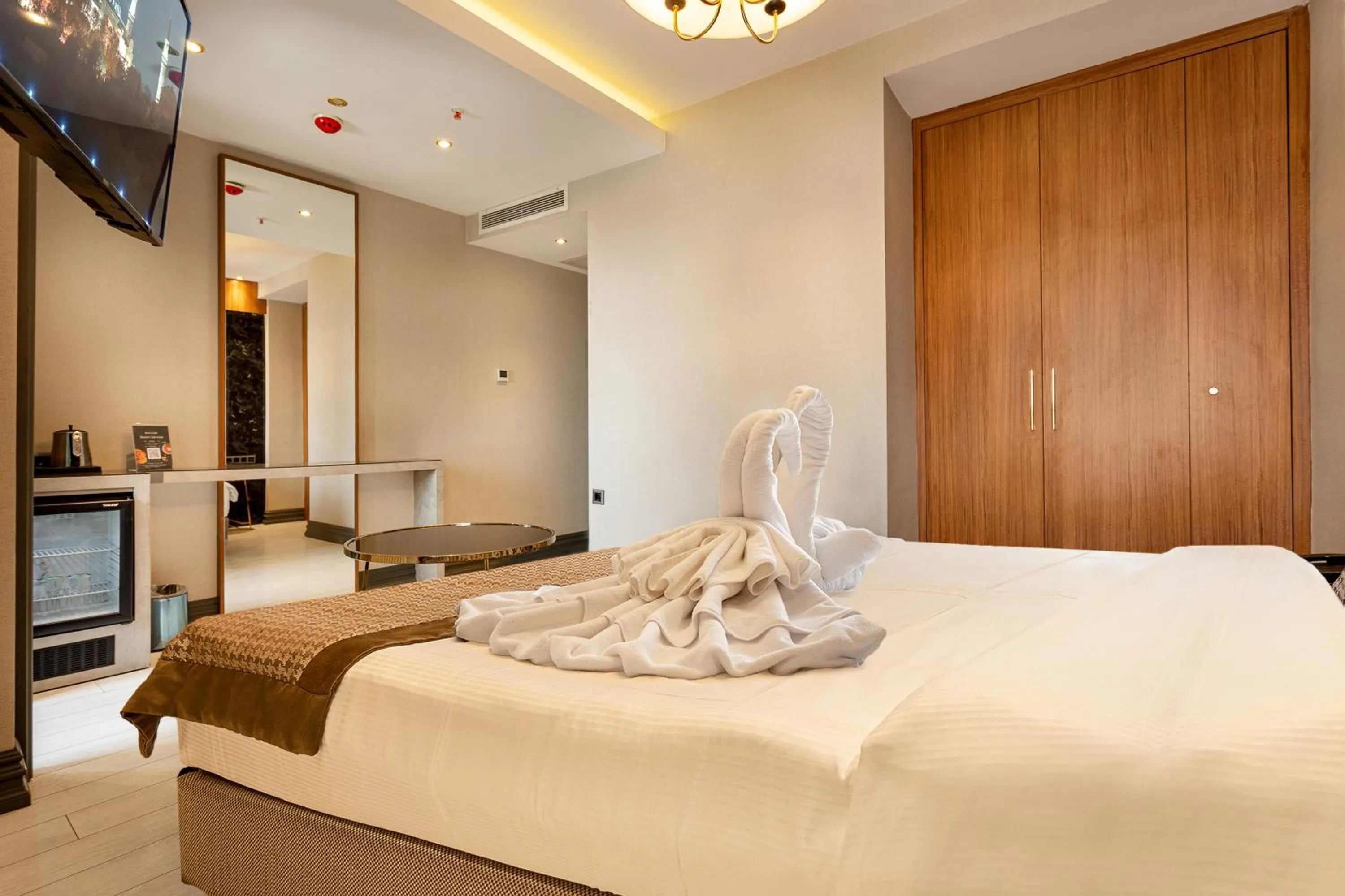 Bed in Santra Hotel