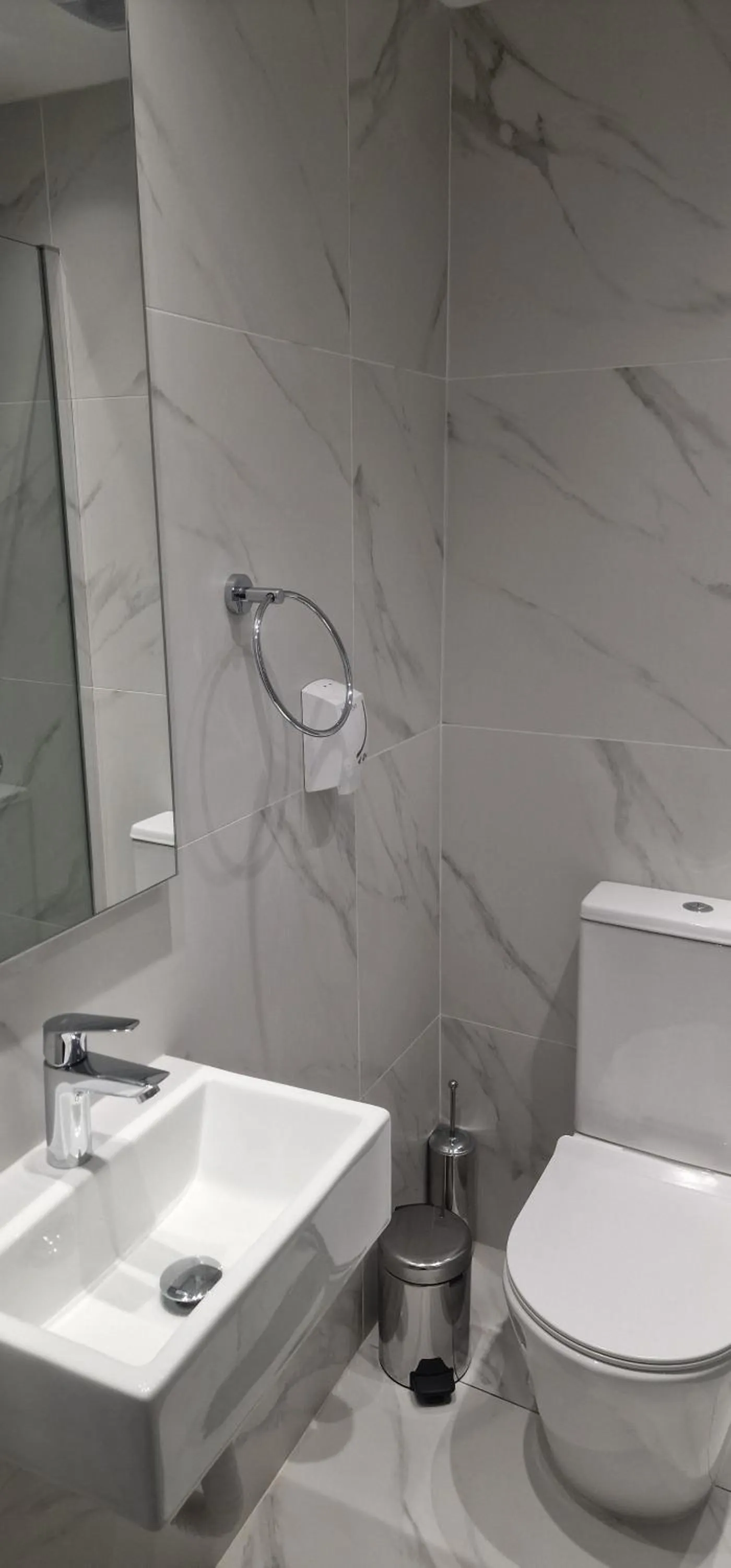 Bathroom in Y & P LATCHI HOTEL