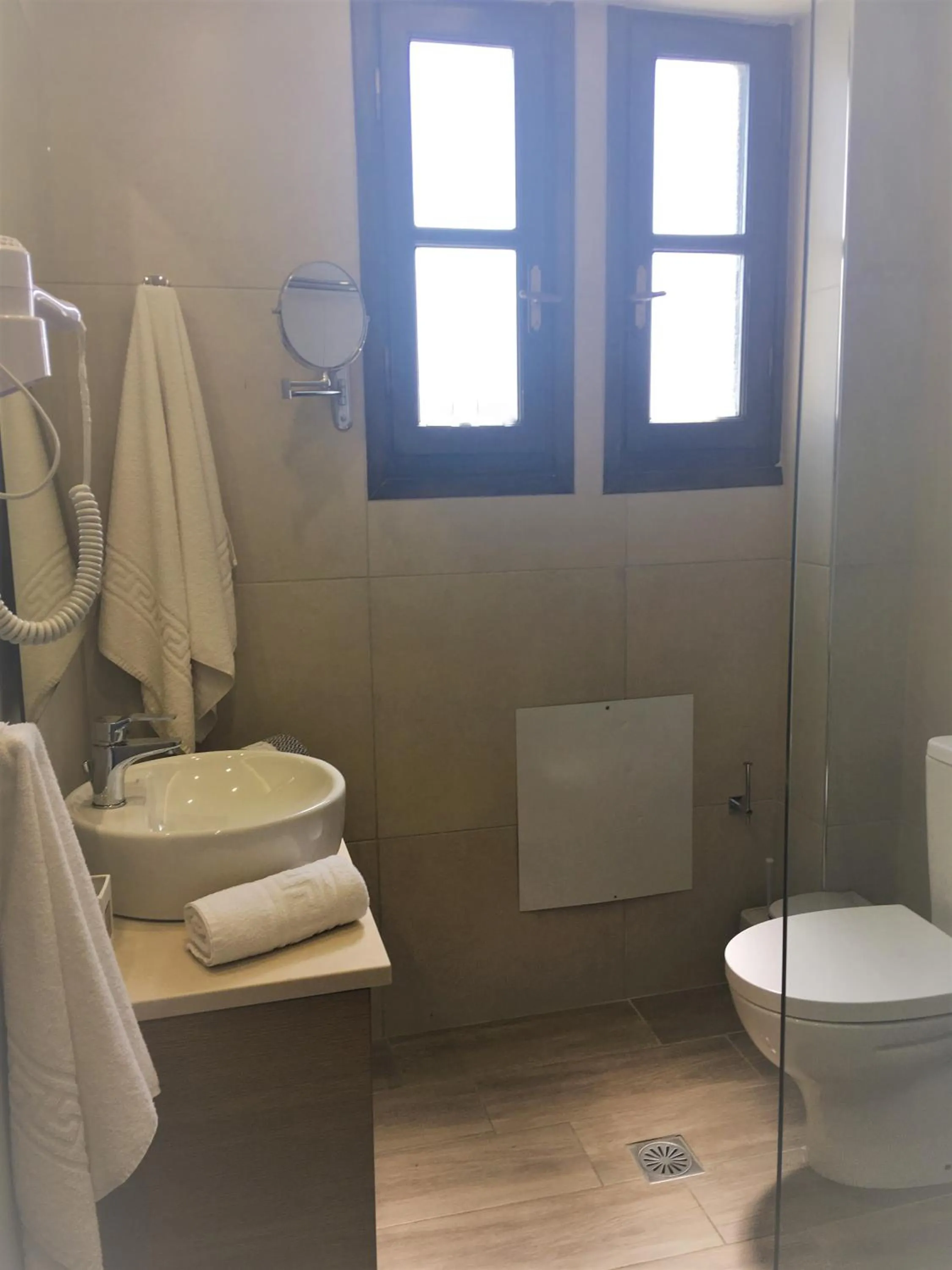 Georges Estates Hotel