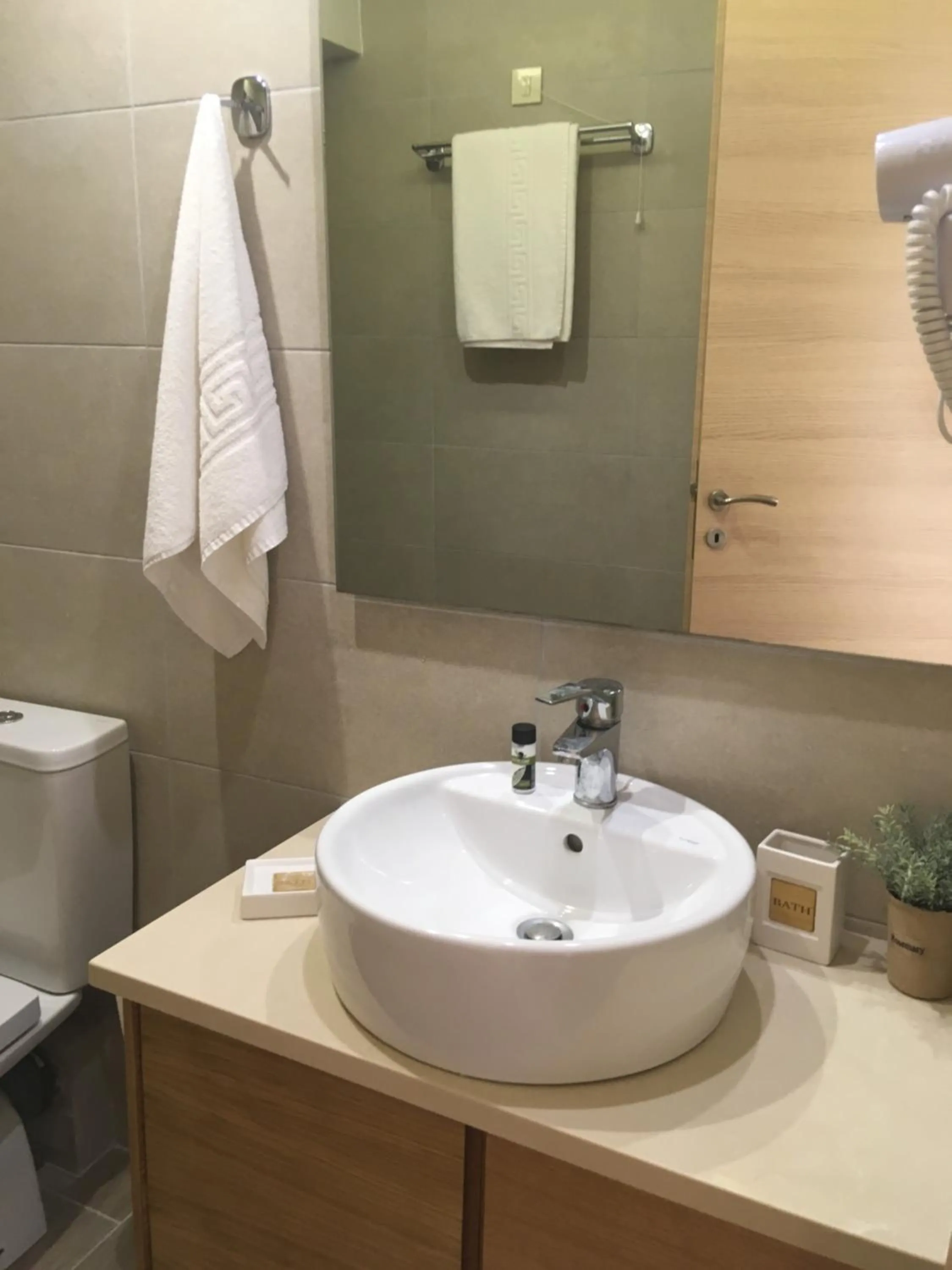 Georges Estates Hotel