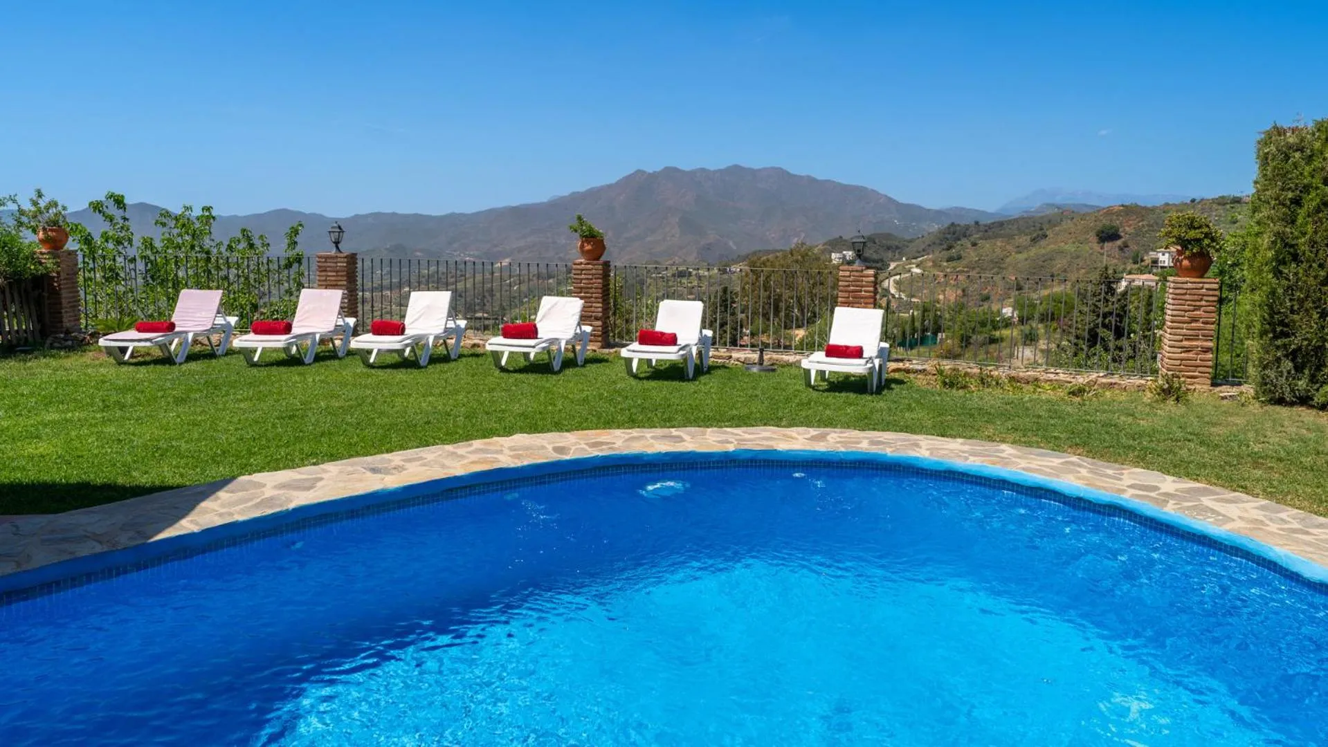 Swimming pool in Casa Rocío by Casitas Select