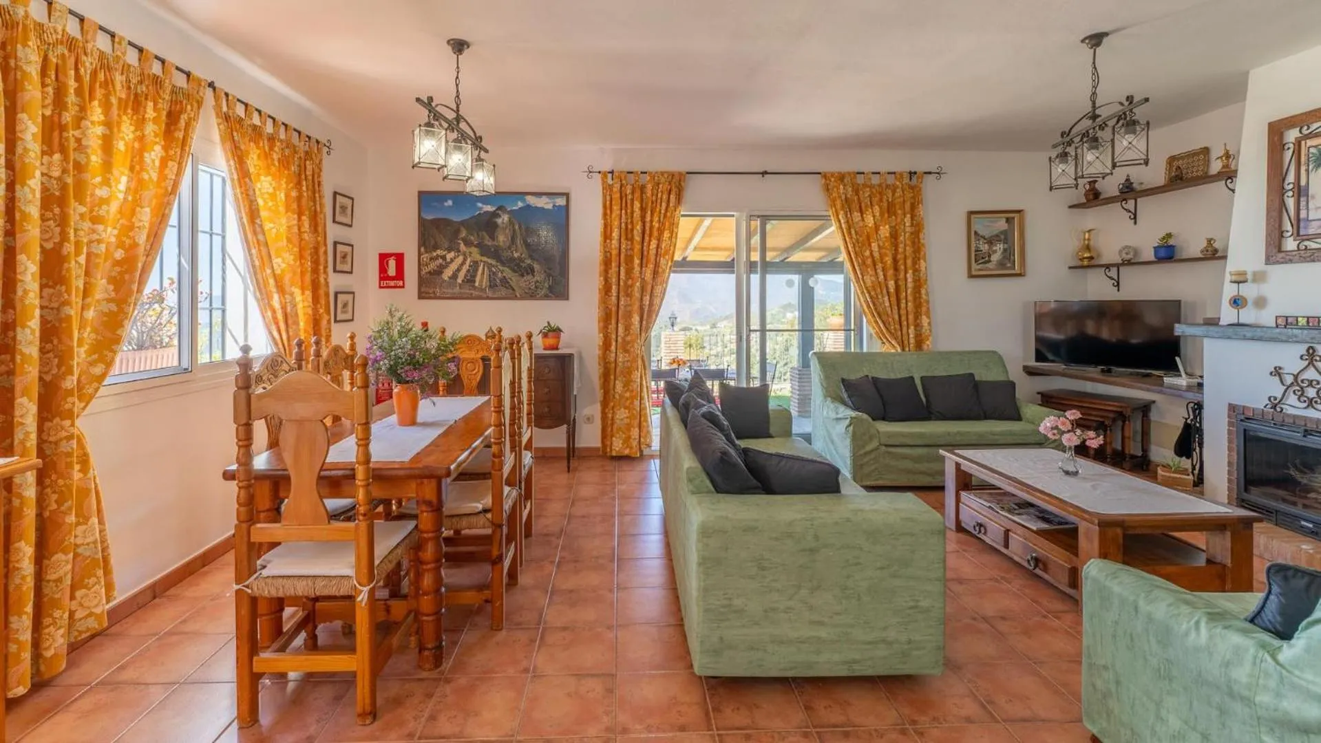 Dining area in Casa Rocío by Casitas Select