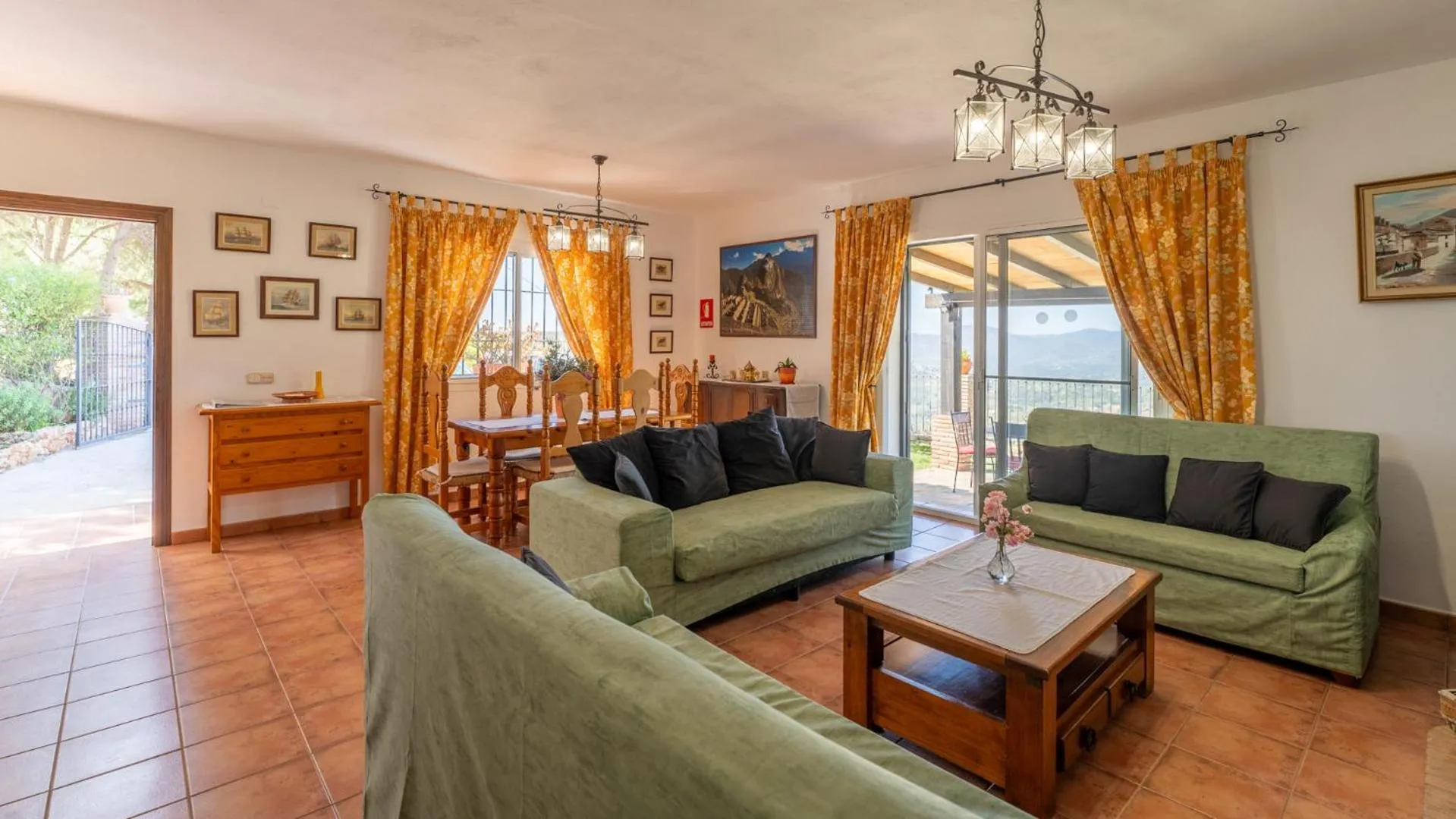 Dining area in Casa Rocío by Casitas Select