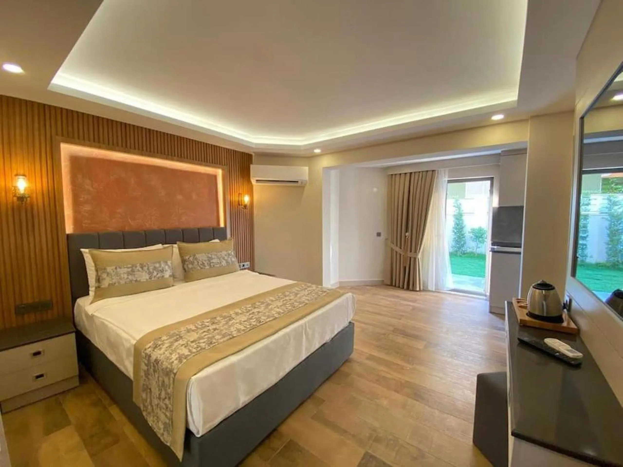 Massage, Bed in Green Beyza Suites