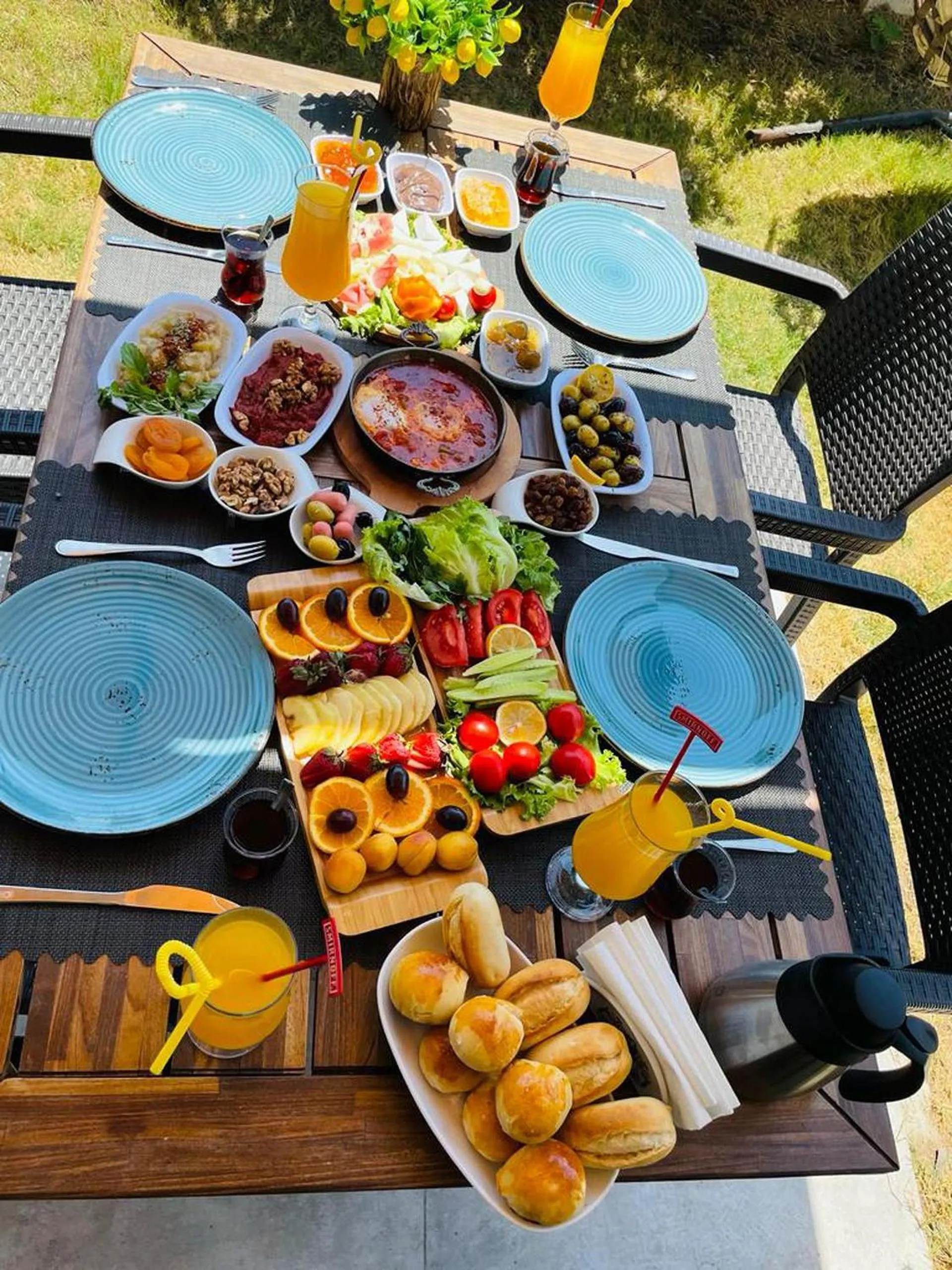 Food and drinks in Green Beyza Suites