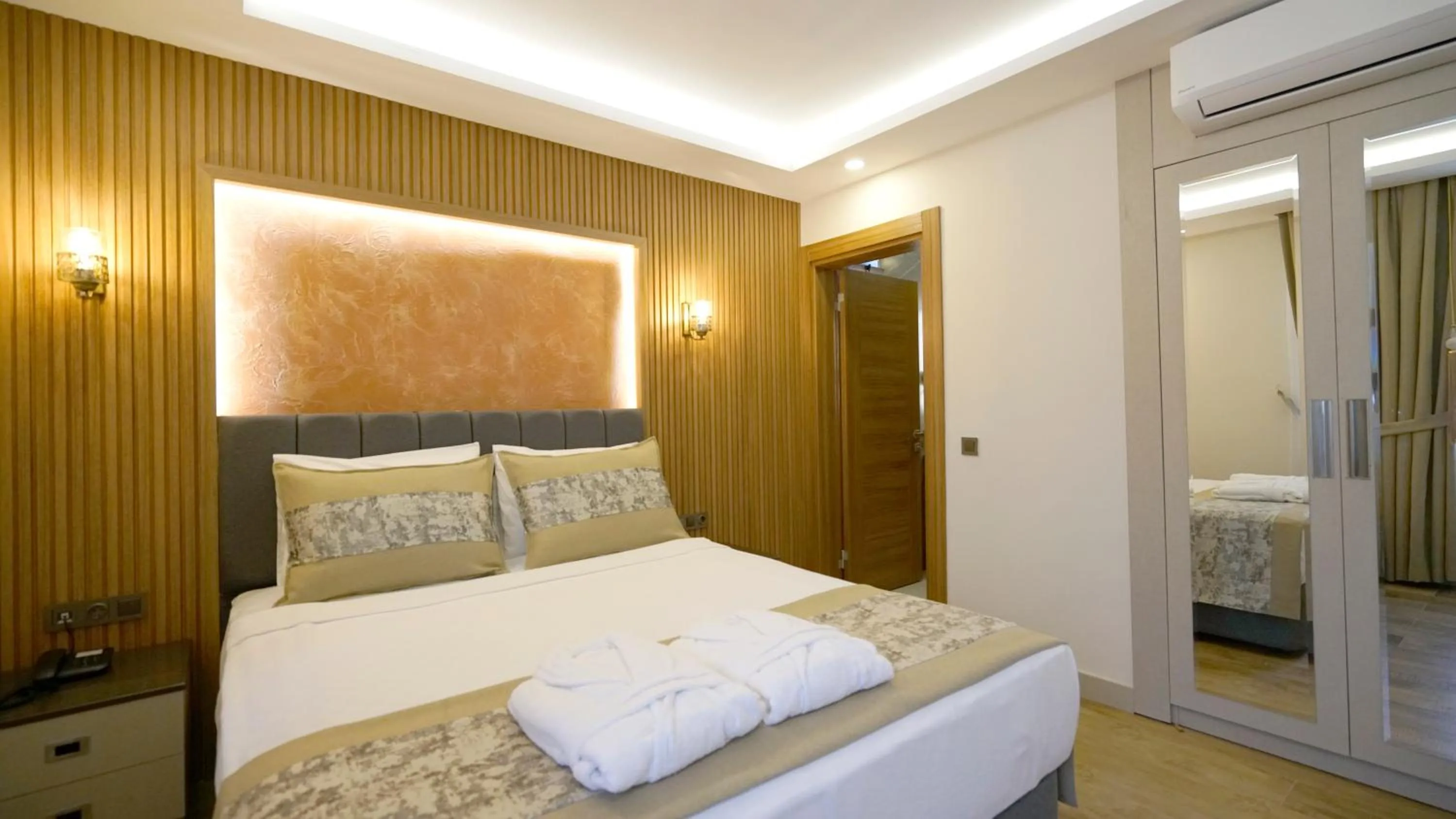 Coffee/tea facilities, Bed in Green Beyza Suites