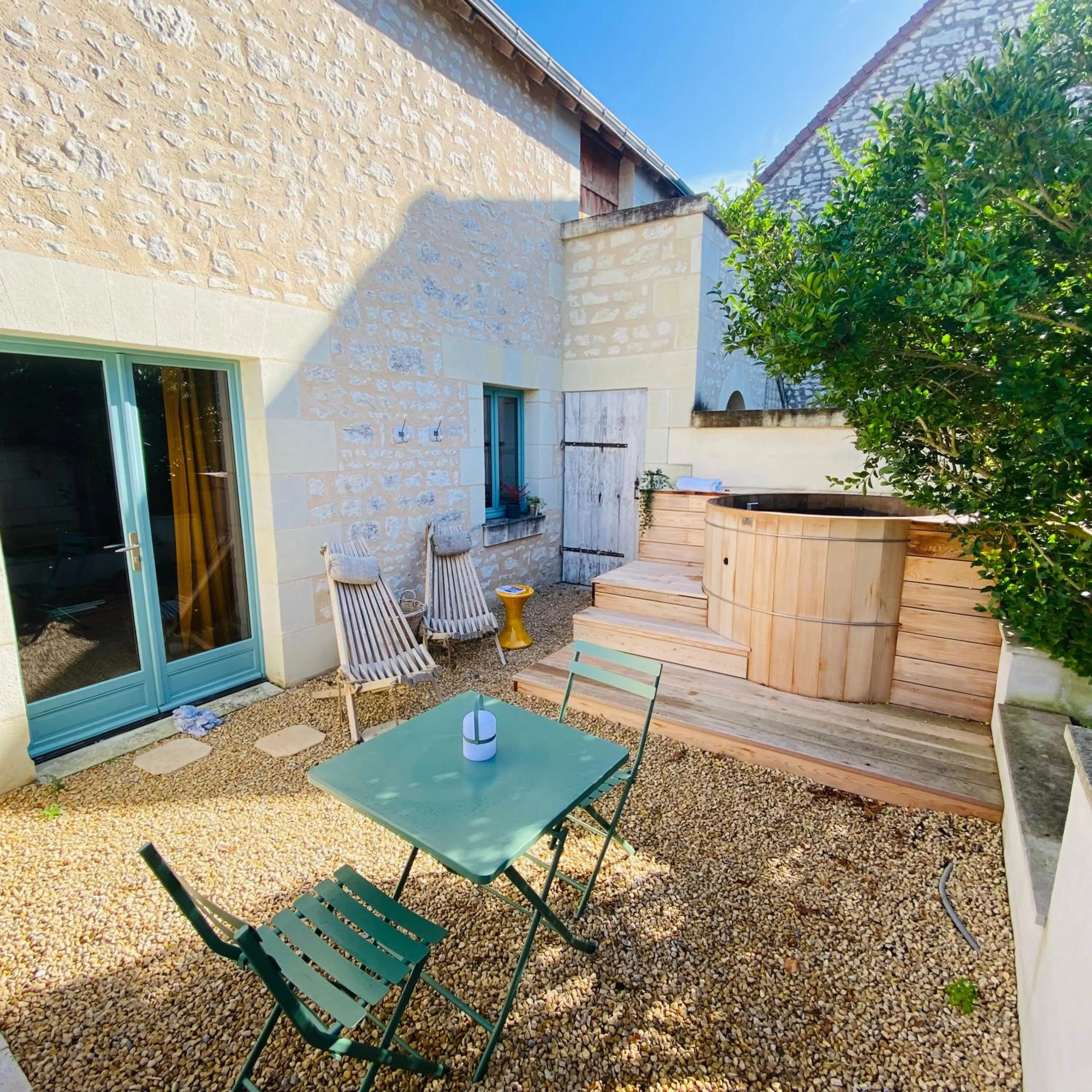 Balcony/Terrace in L'écrin de verdure GITE VERVEINE