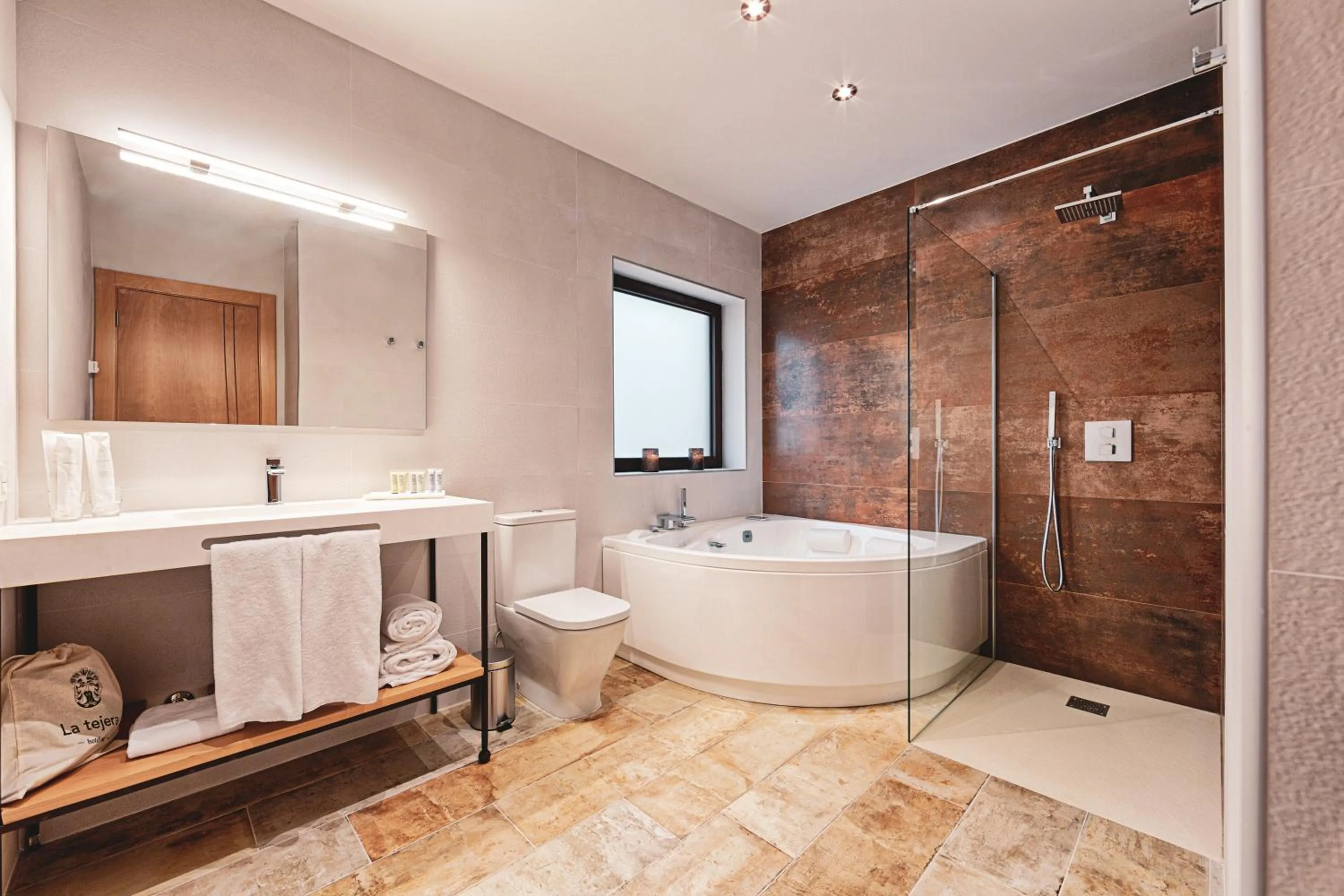 Bathroom in Hotel rural La Tejera