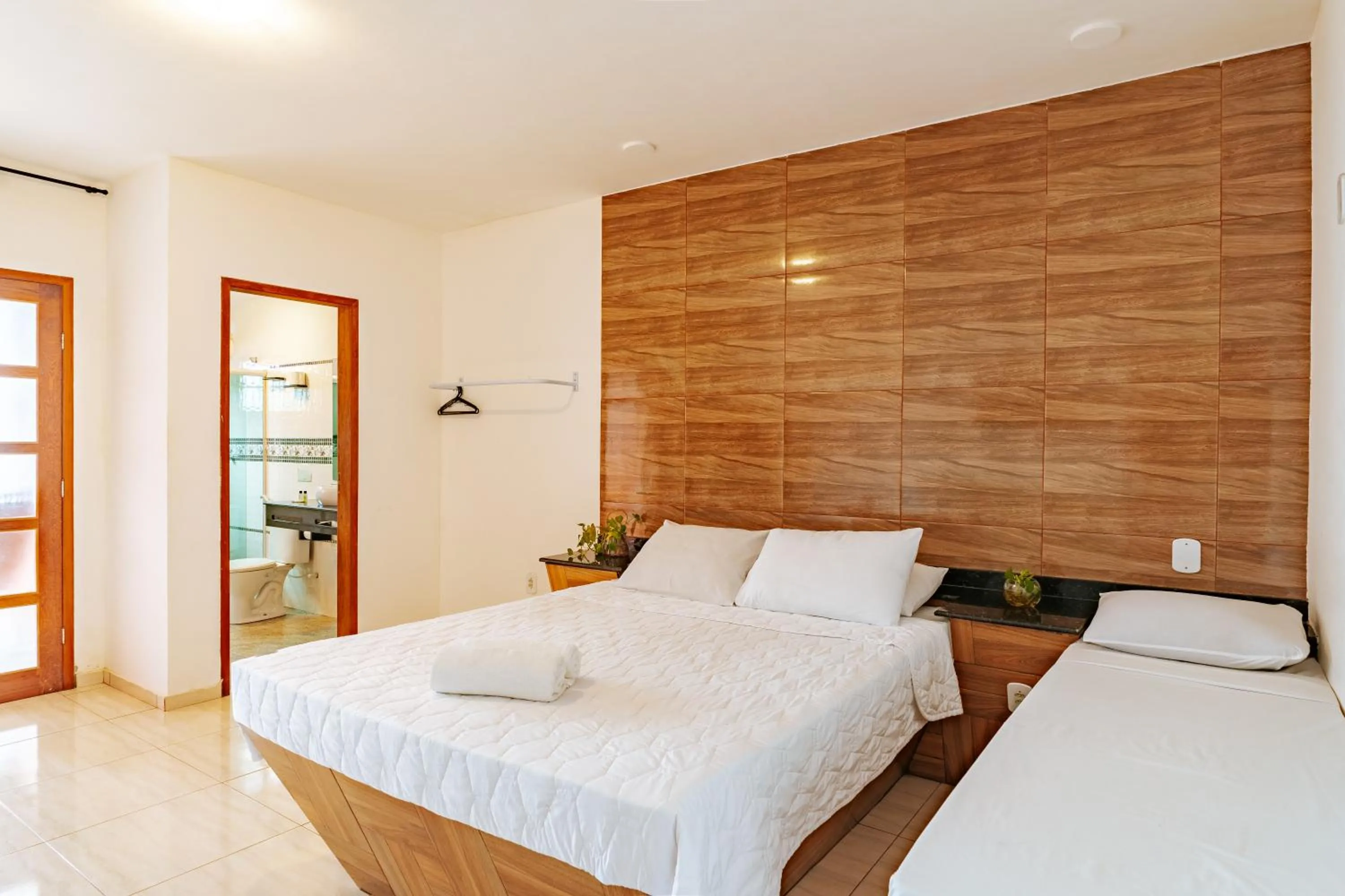 Bedroom, Bed in Hotel Cave do Sol