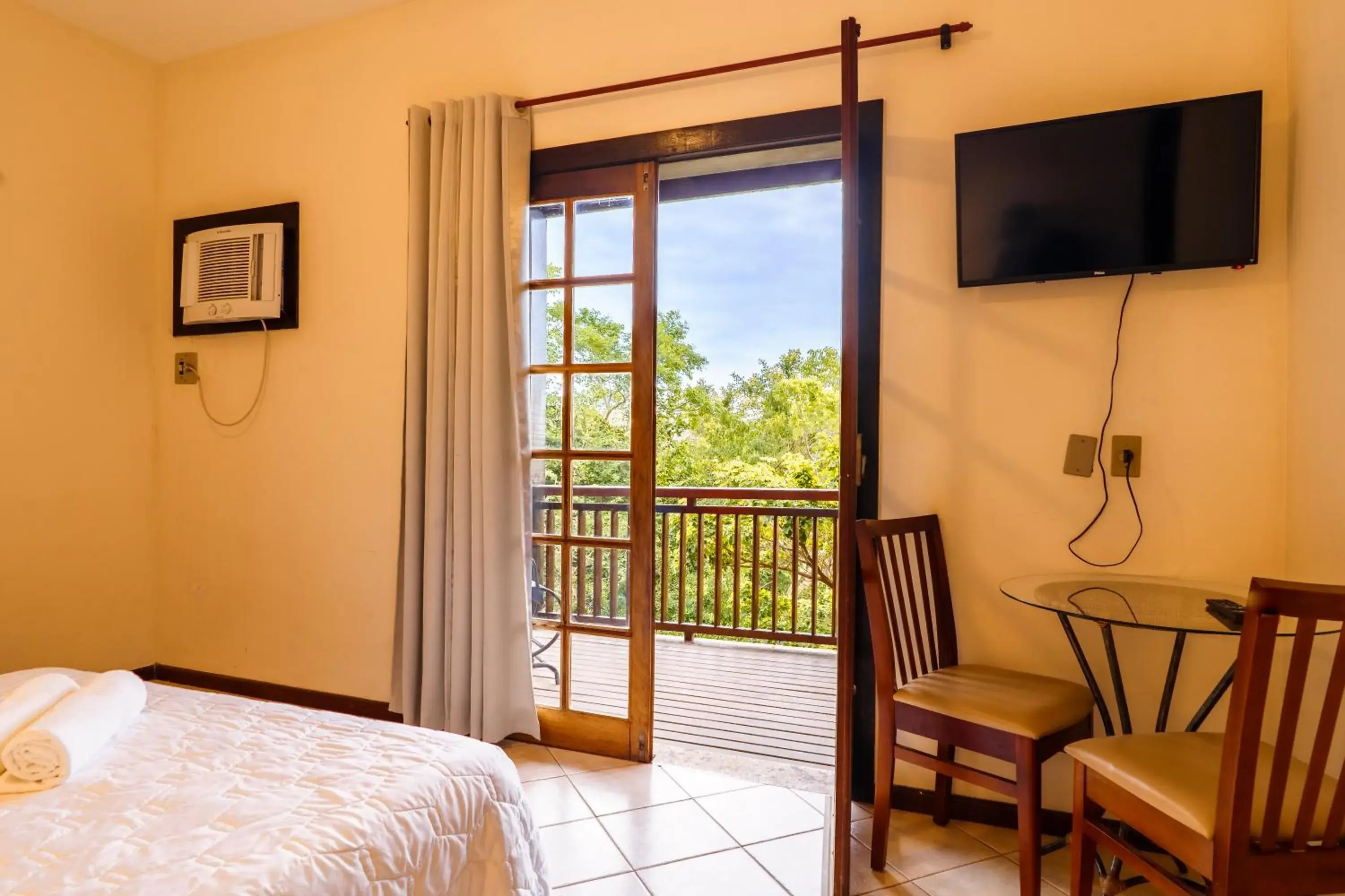 Standard Triple Room in Hotel Cave do Sol Standard Triple Room in Hotel Cave do Sol