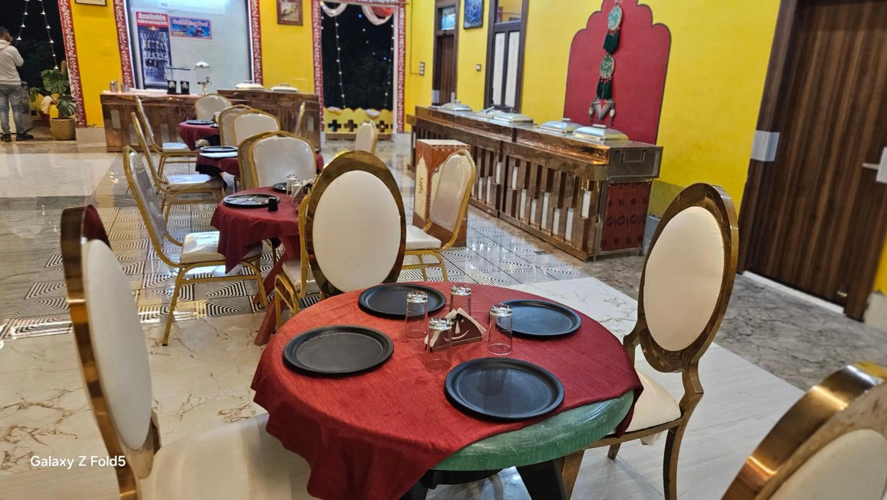 Restaurant/places to eat in Bundeli Farm Resort & Banquet Orchha