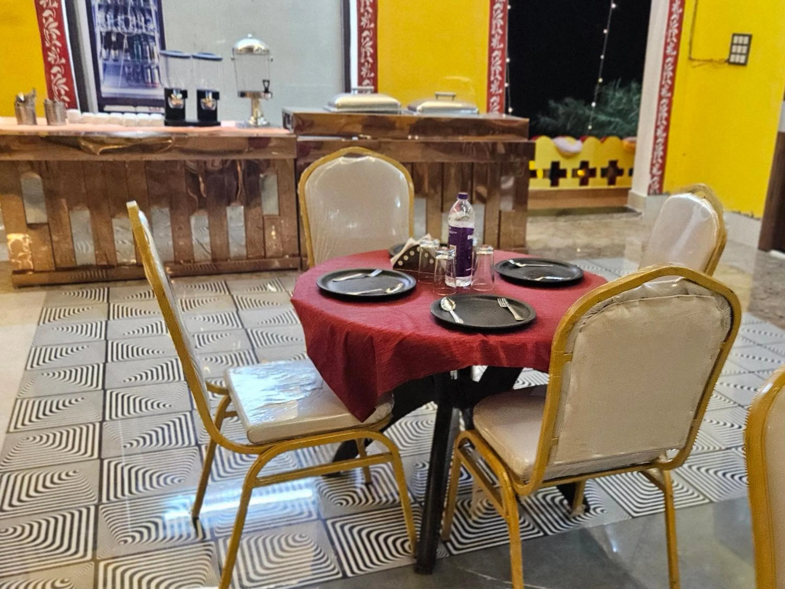 Restaurant/places to eat in Bundeli Farm Resort & Banquet Orchha