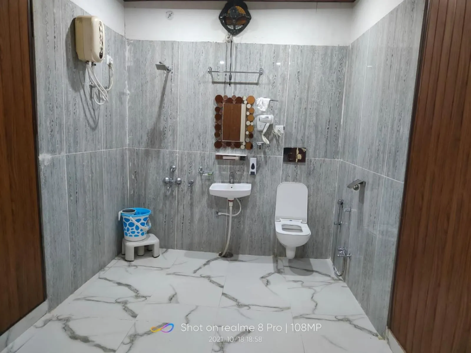 Bathroom in Bundeli Farm Resort & Banquet Orchha
