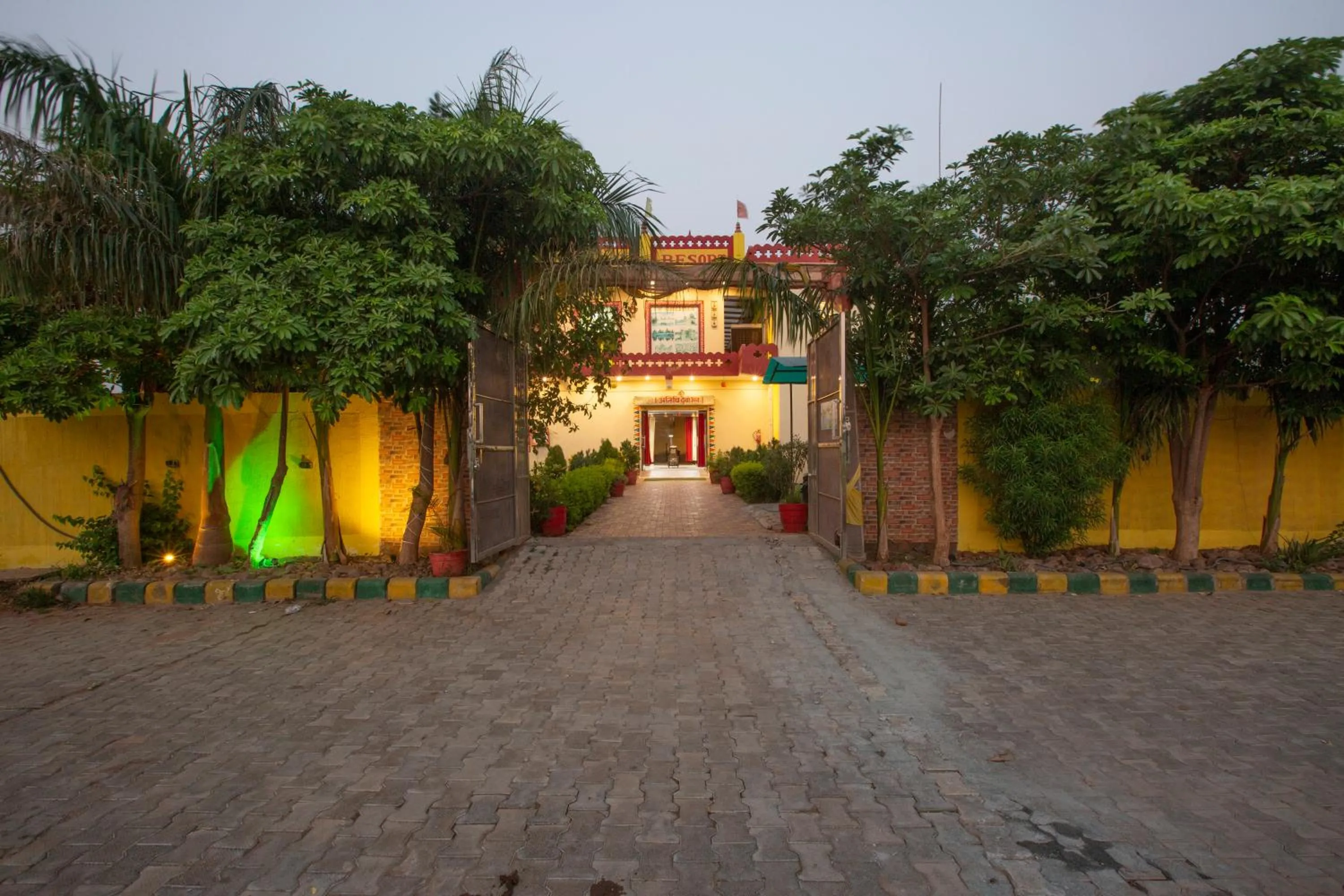 Property building in Bundeli Farm Resort & Banquet Orchha