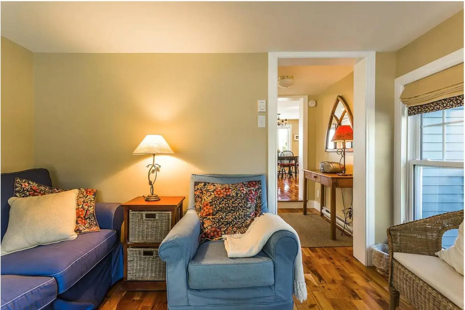 North House - Lovely Lac-Brome 3 Bedroom Lakefront Cottage