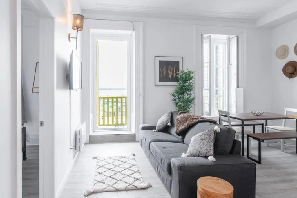 North House - Manoir des Remparts- Renovated 3 Bedroom Oasis