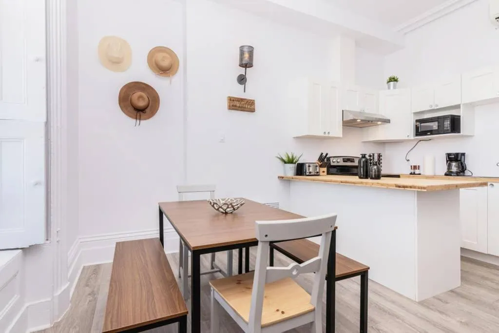 North House - Manoir des Remparts- Renovated 3 Bedroom Oasis