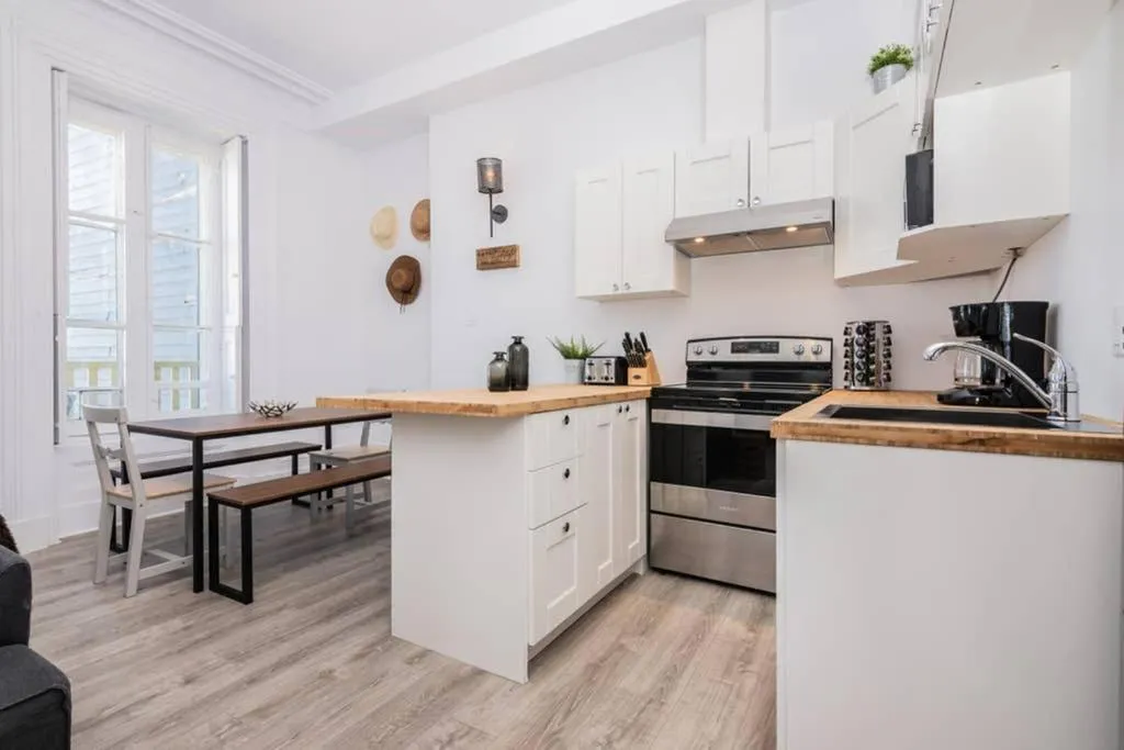 North House - Manoir des Remparts- Renovated 3 Bedroom Oasis