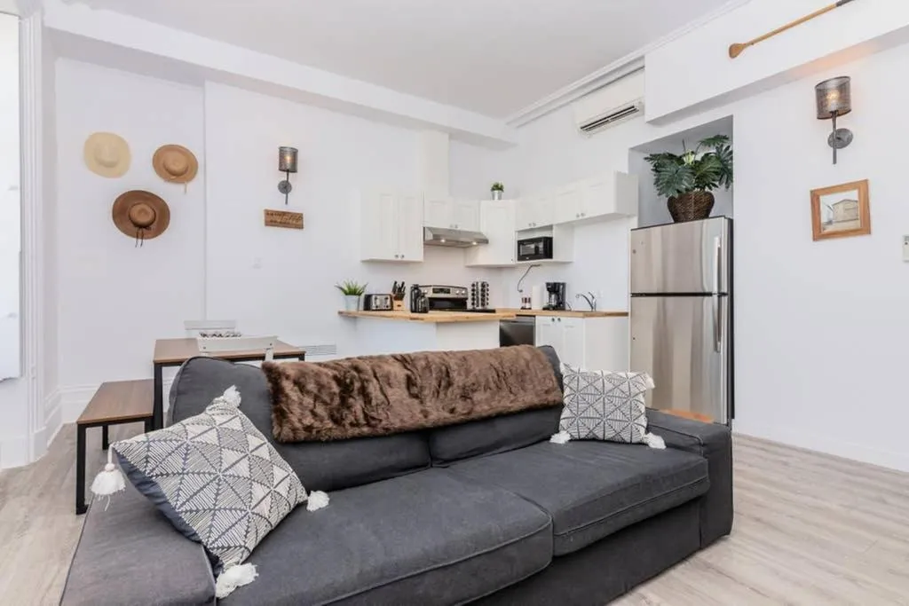 North House - Manoir des Remparts- Renovated 3 Bedroom Oasis
