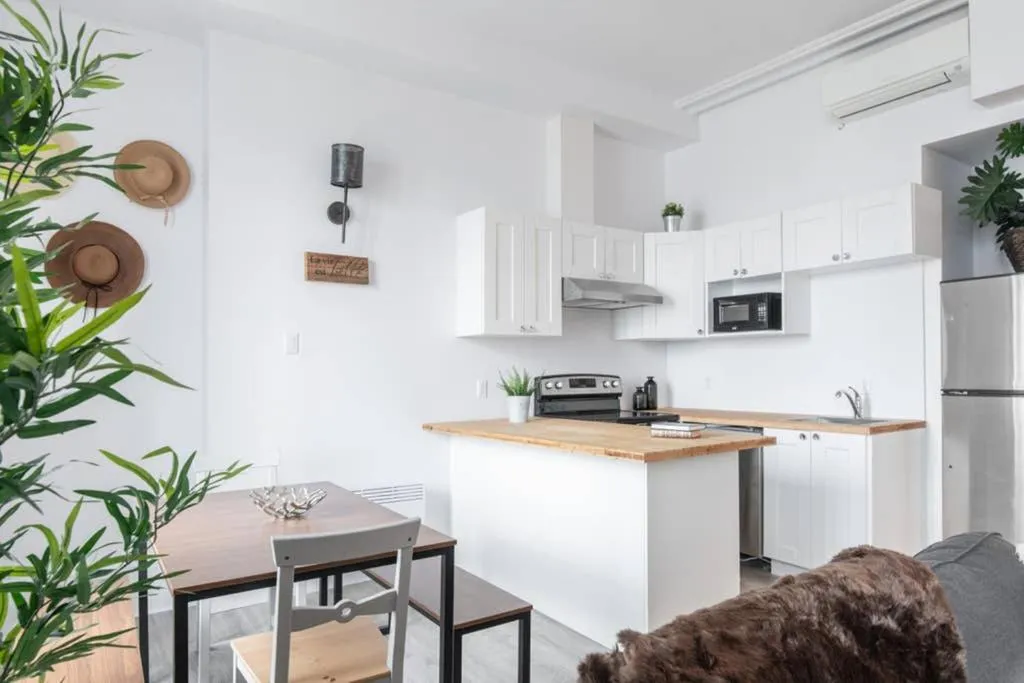 North House - Manoir des Remparts- Renovated 3 Bedroom Oasis