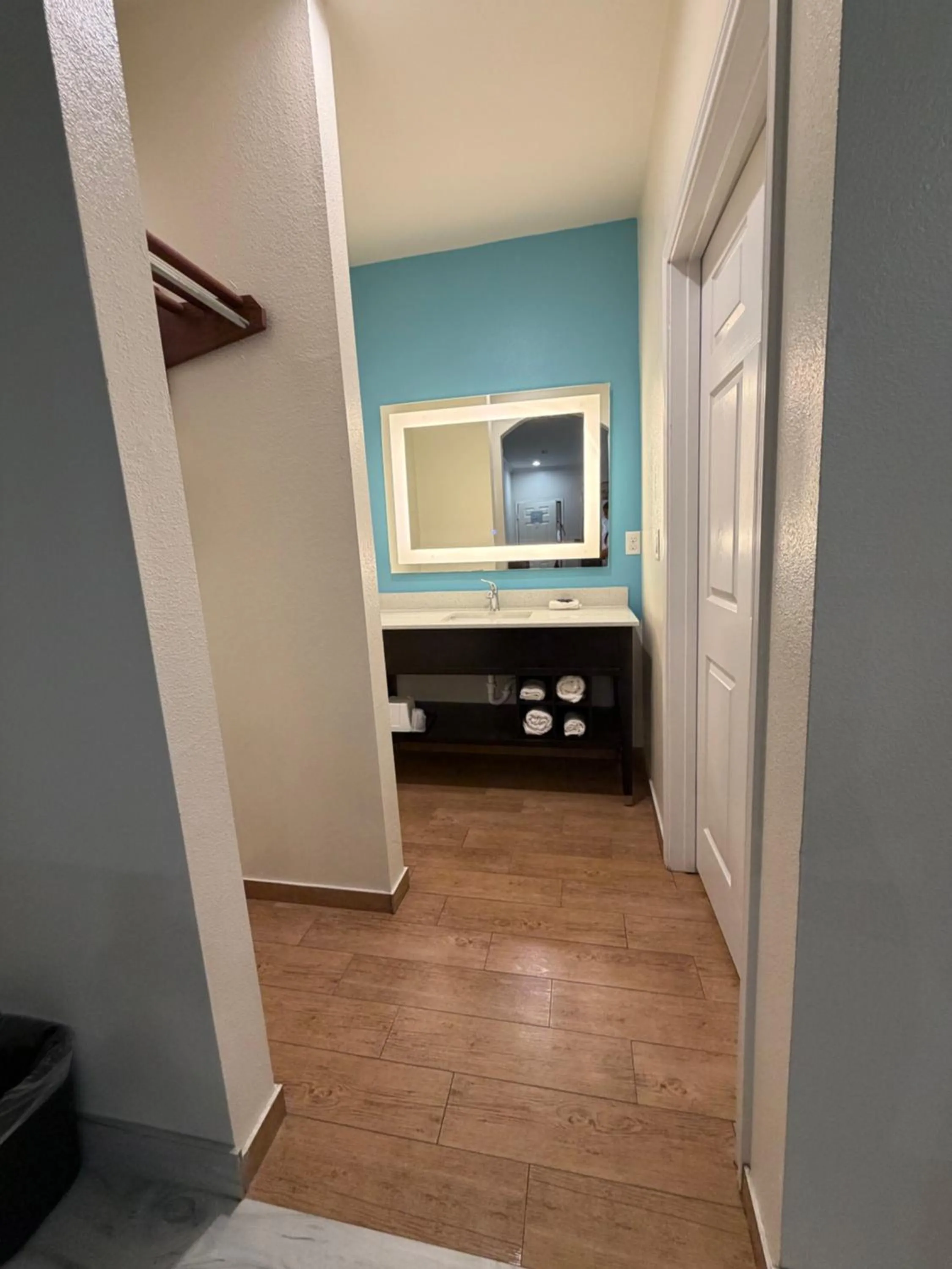 Crystal Inn & Suites IAH Humble