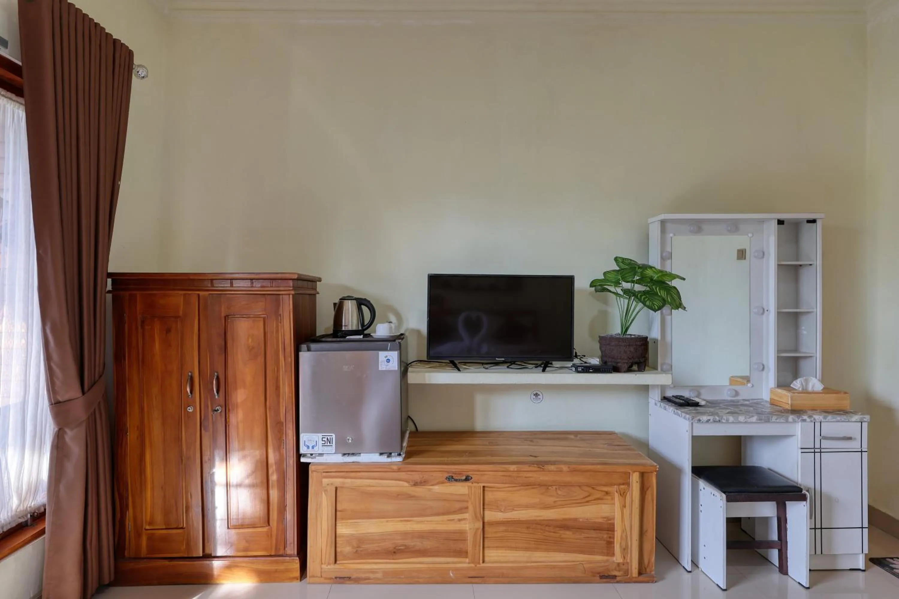 TV and multimedia in RR Cottage