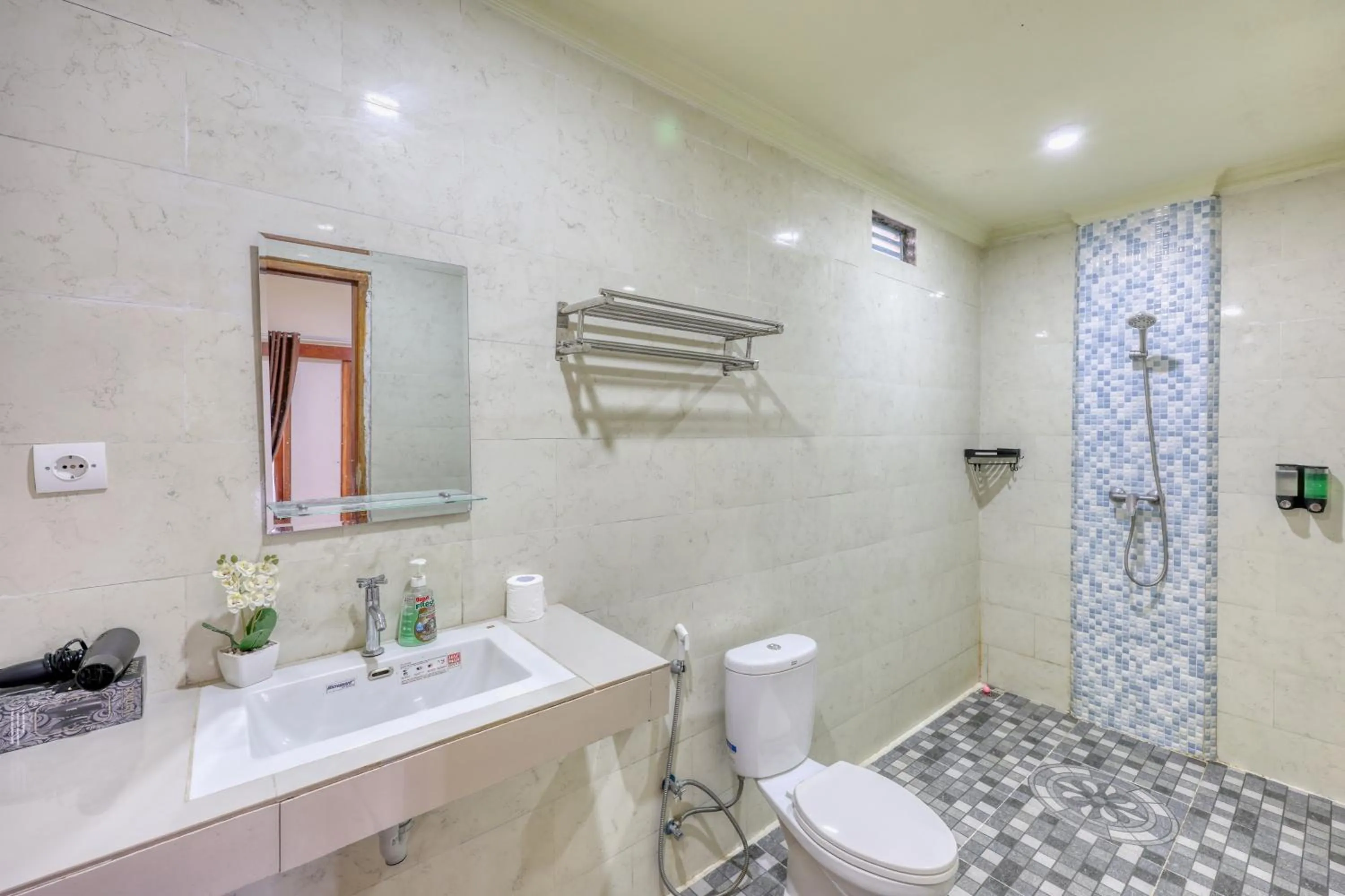 Shower in RR Cottage