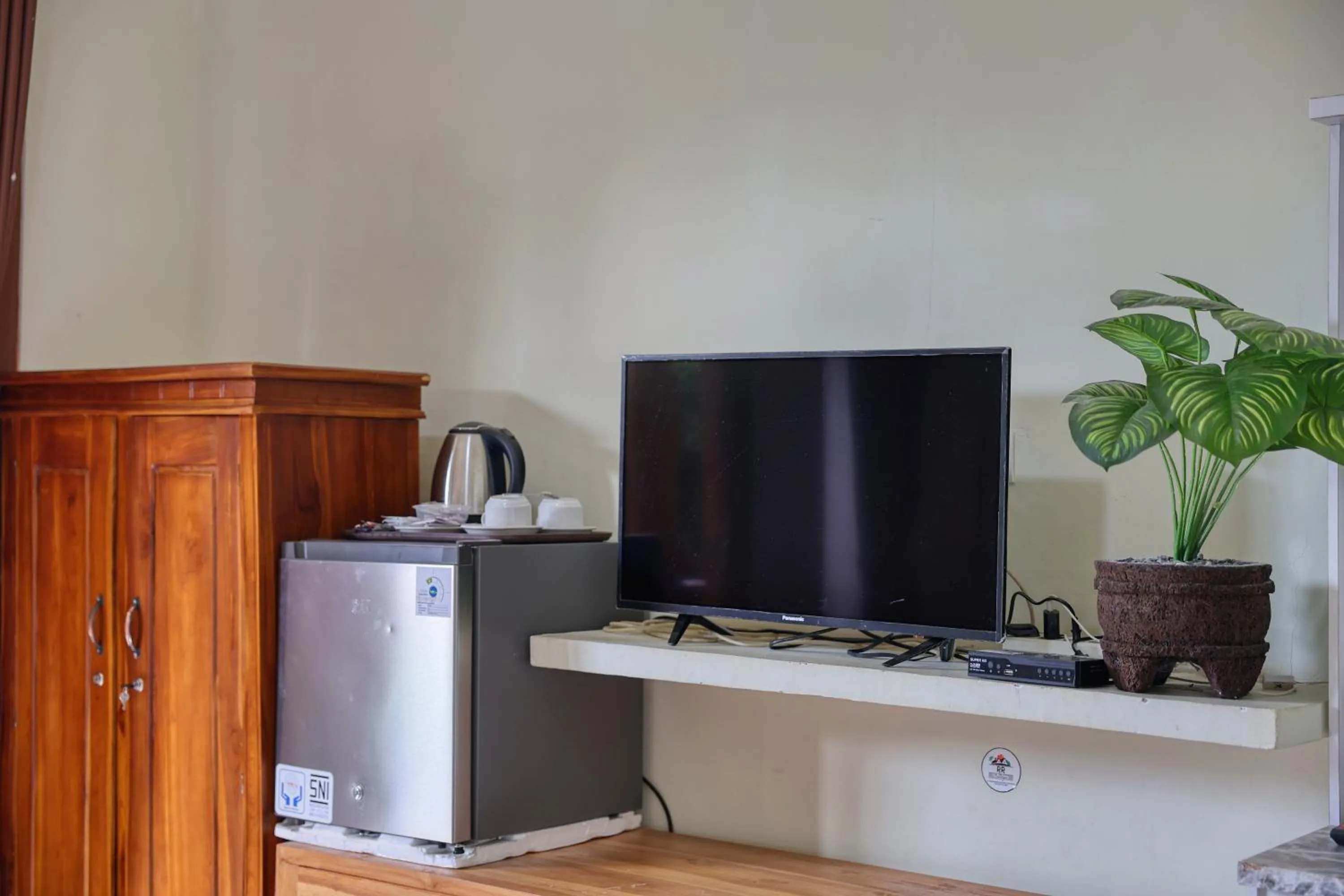 TV and multimedia in RR Cottage