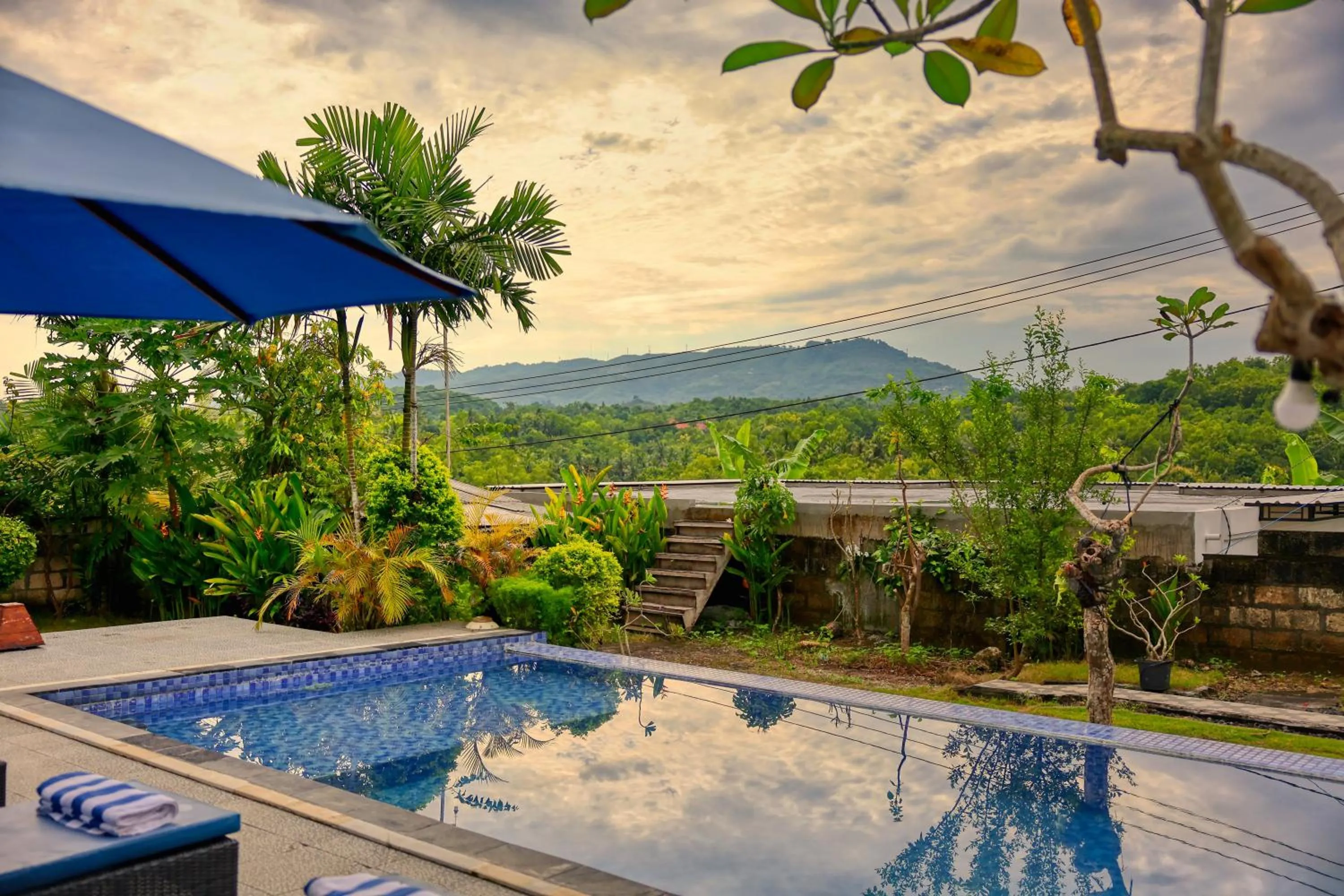 Property building in RR Cottage