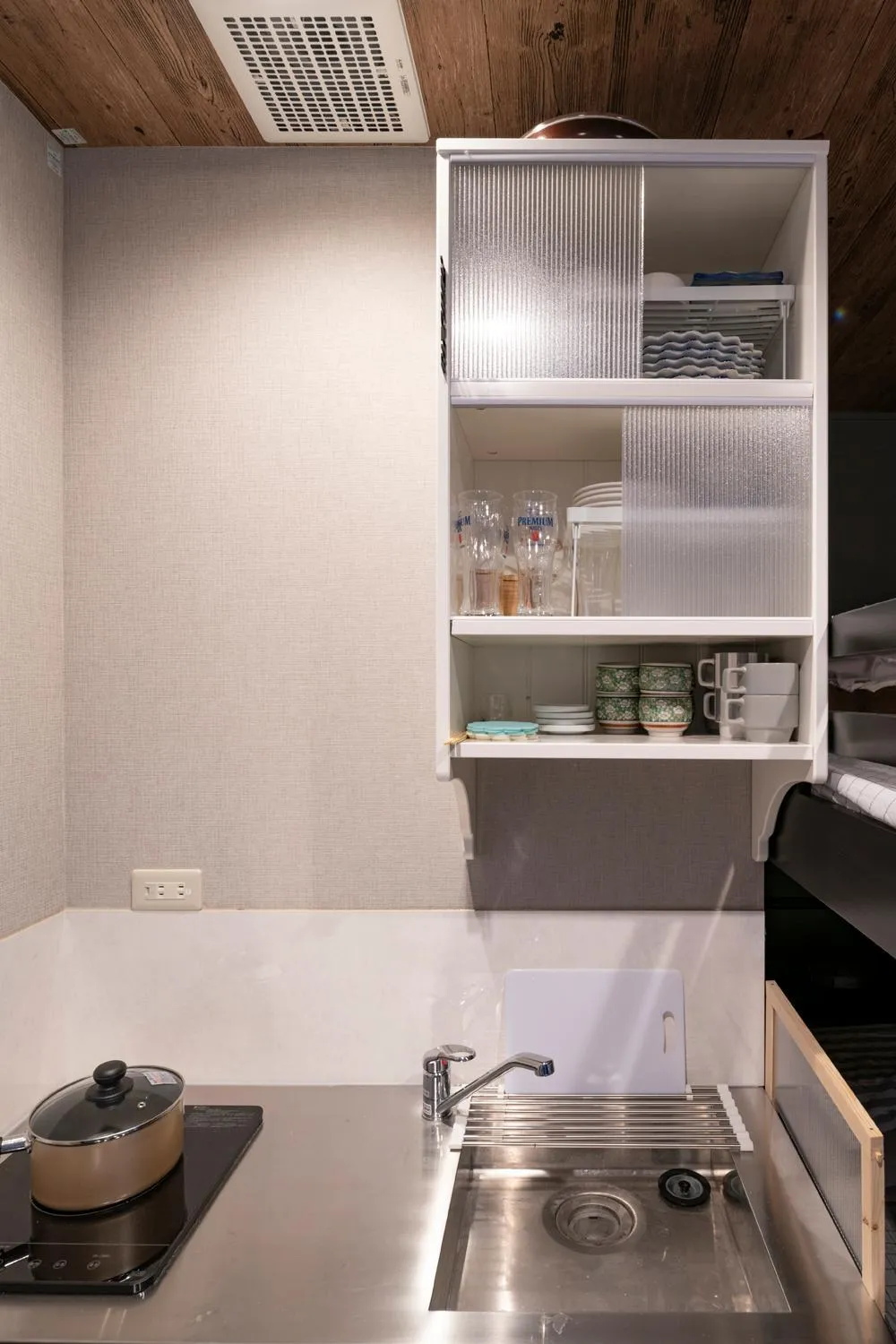 Kitchen or kitchenette in Room Inn Shanghai 横浜中華街 Room 2