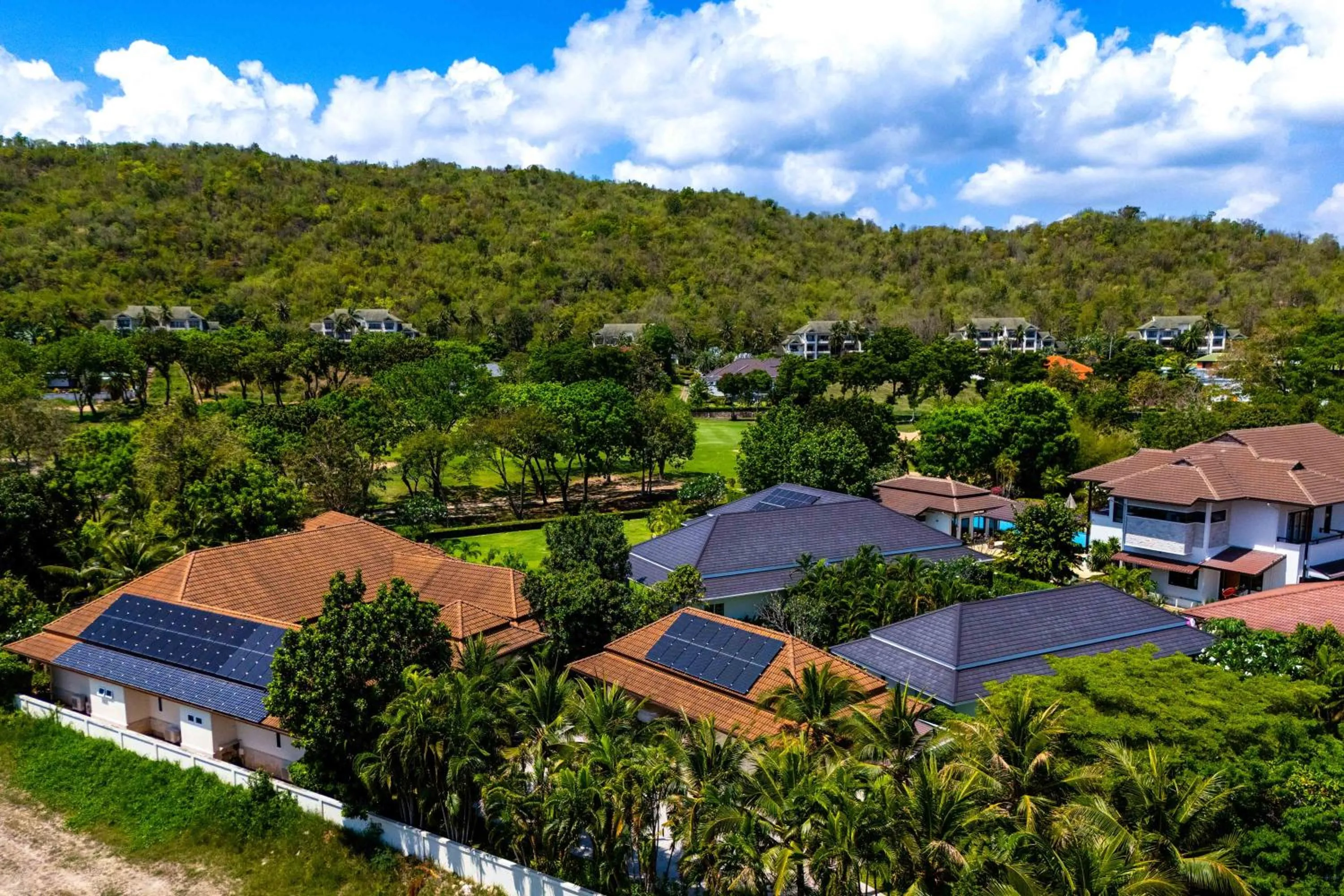 6 Bedroom Luxury Villa on Golf Course PH125