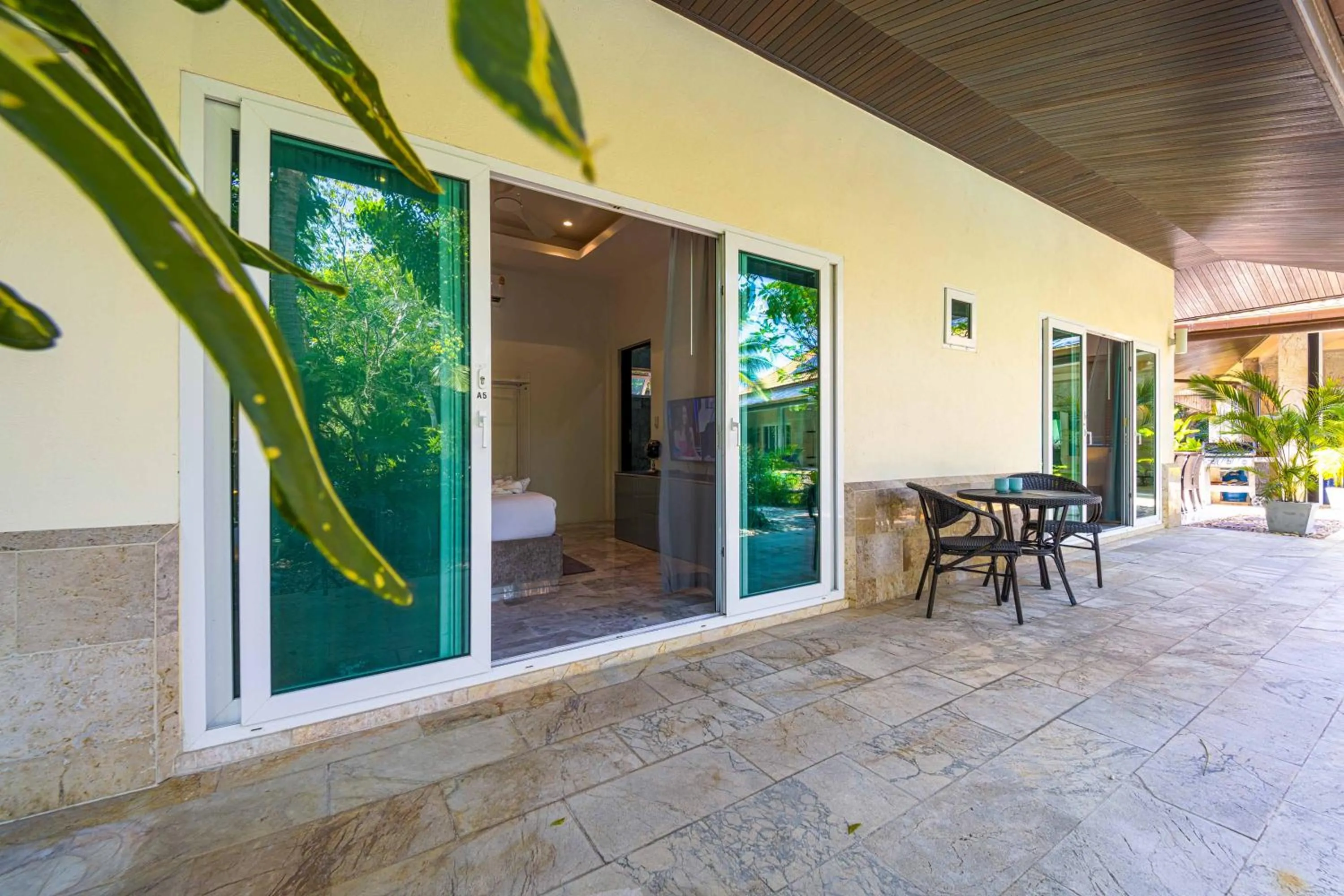 6 Bedroom Luxury Villa on Golf Course PH125
