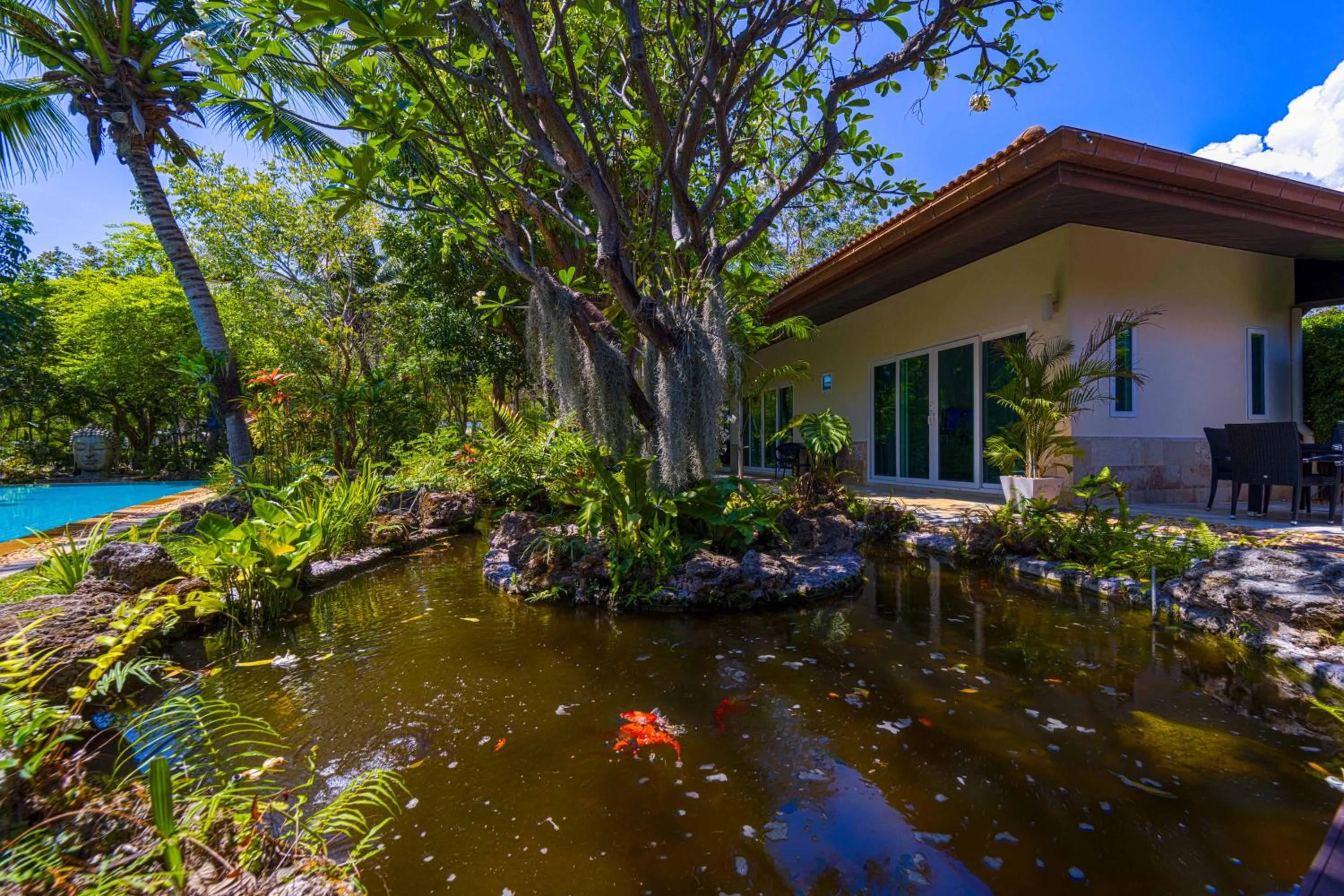 6 Bedroom Luxury Villa on Golf Course PH125