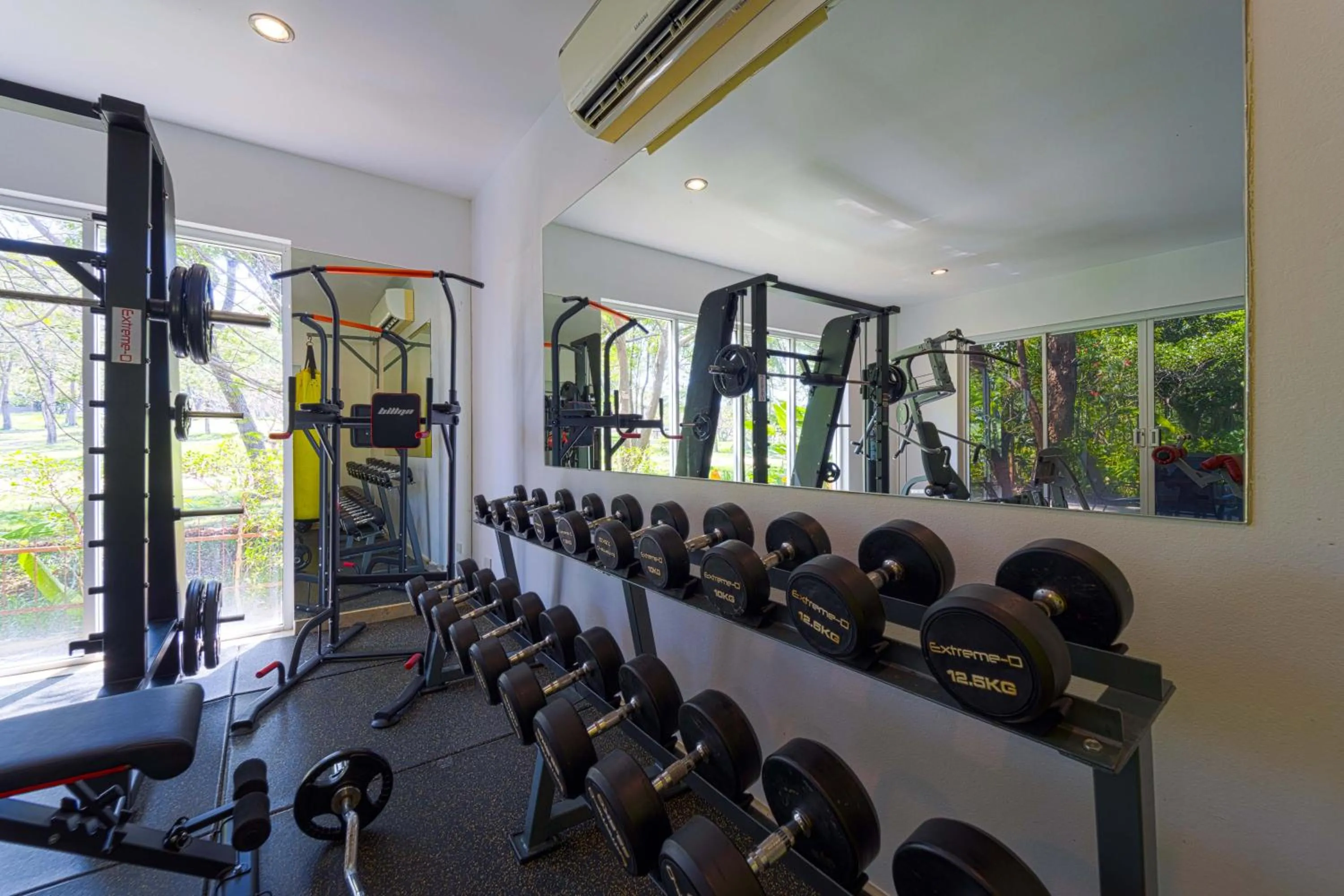 6 Bedroom Luxury Villa on Golf Course PH125