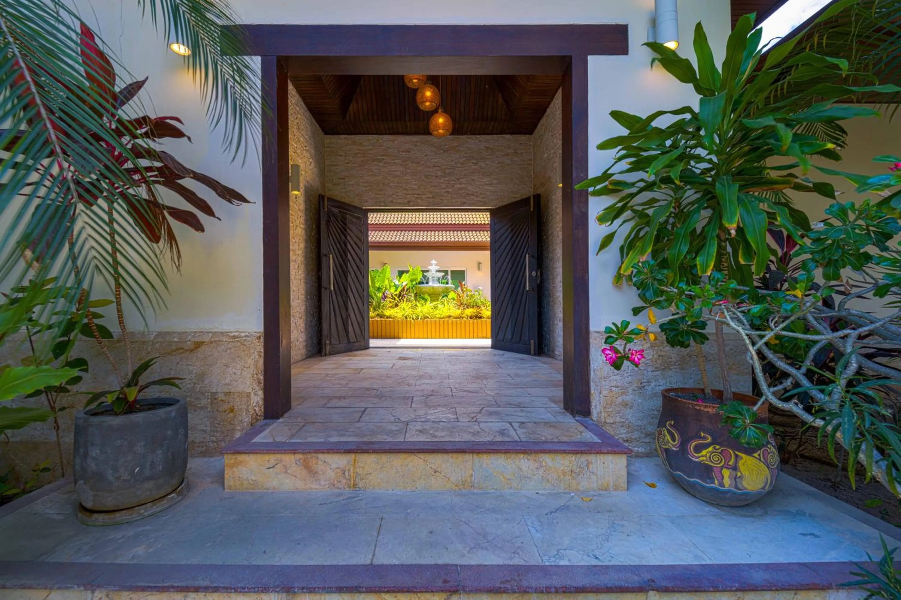 6 Bedroom Luxury Villa on Golf Course PH125