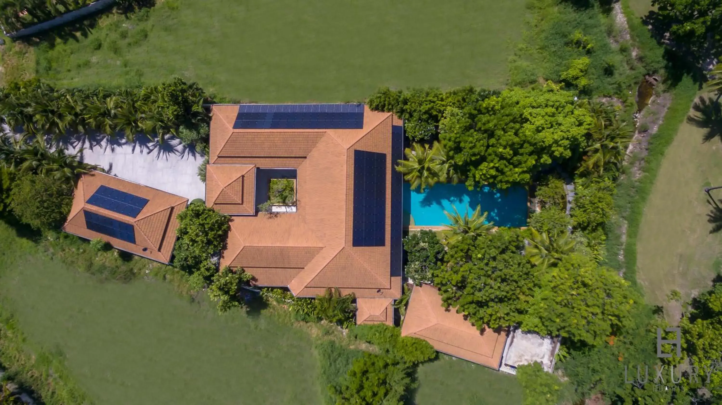 6 Bedroom Luxury Villa on Golf Course PH125 6 Bedroom Luxury Villa on Golf Course PH125