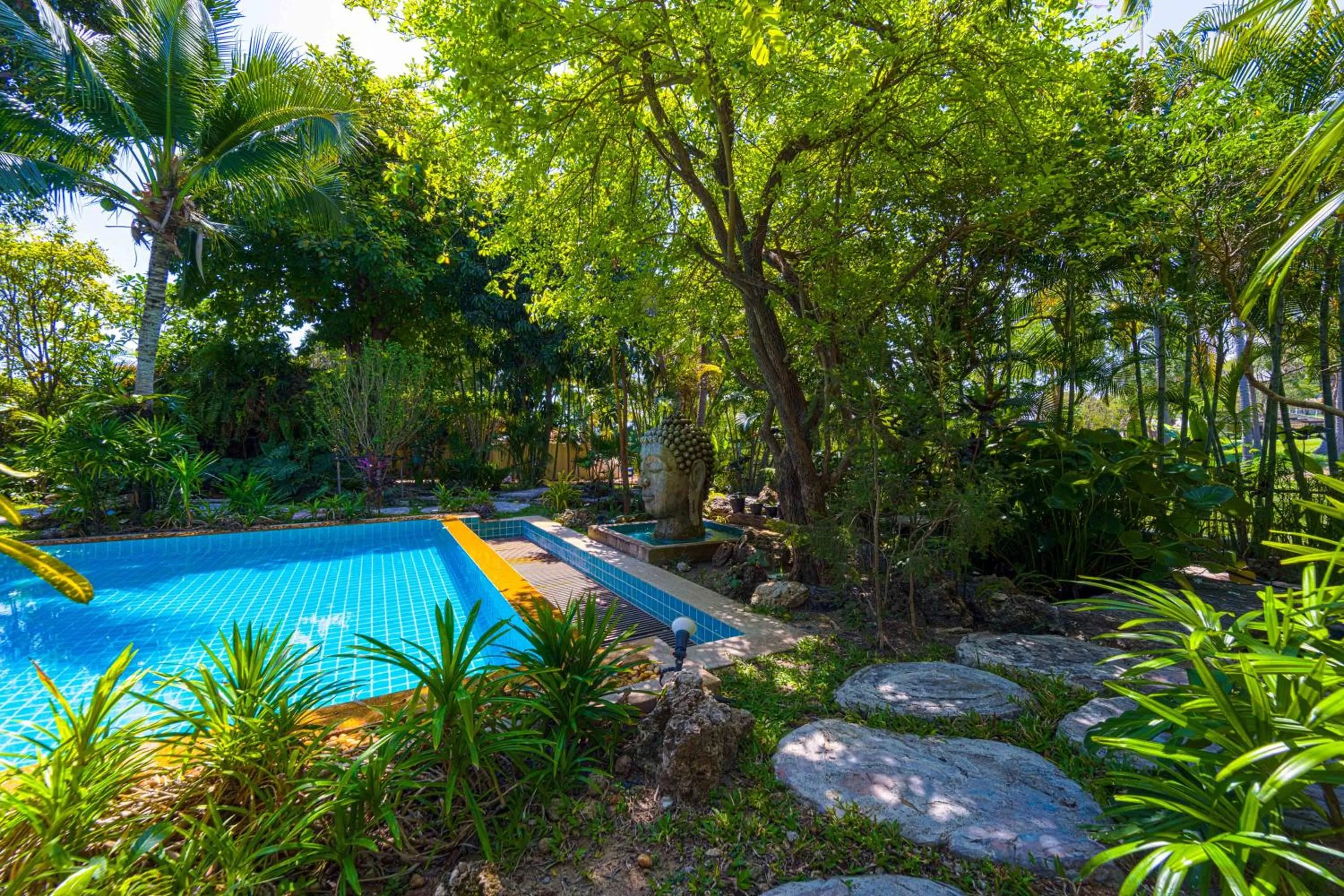 6 Bedroom Luxury Villa on Golf Course PH125