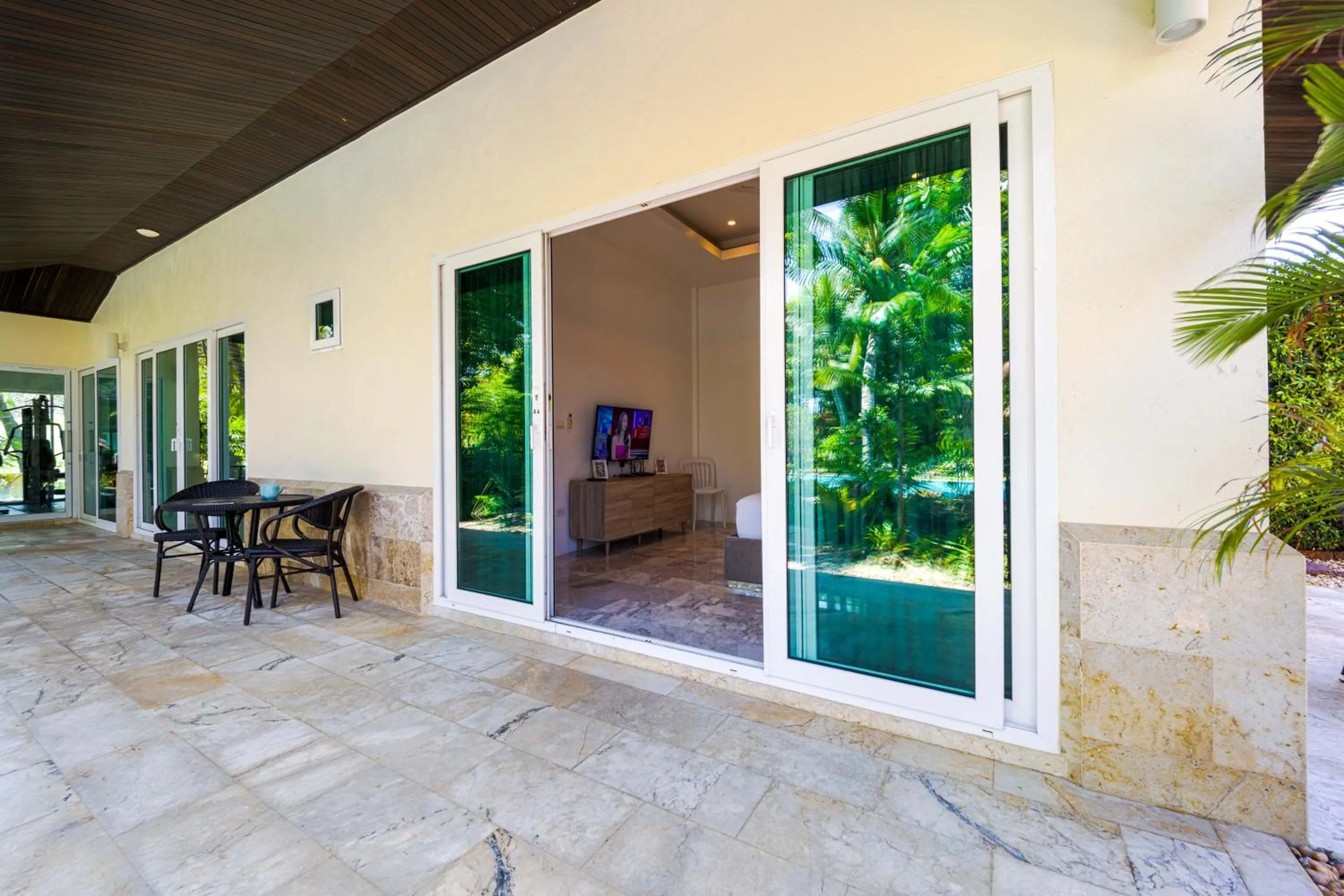 6 Bedroom Luxury Villa on Golf Course PH125
