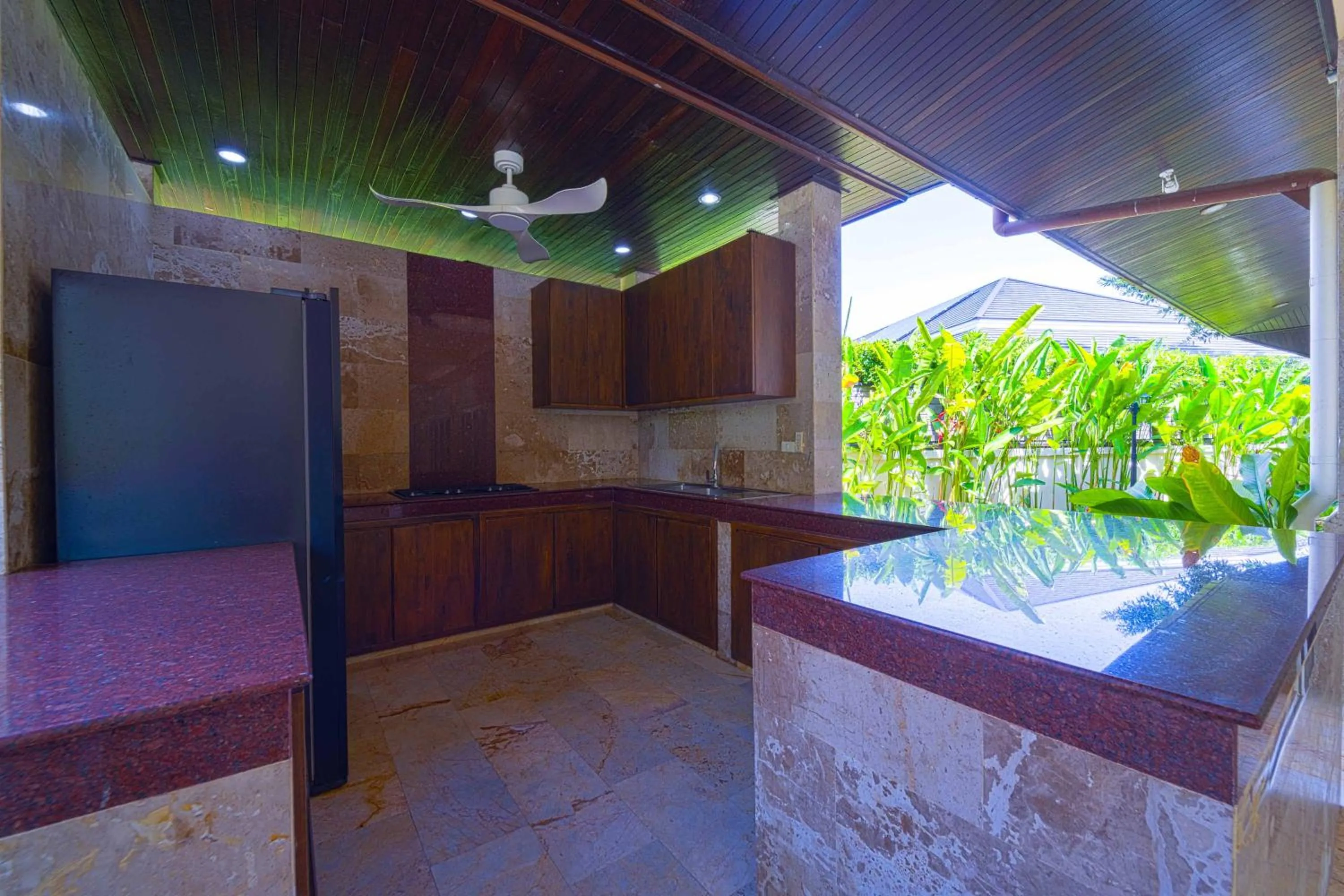 6 Bedroom Luxury Villa on Golf Course PH125