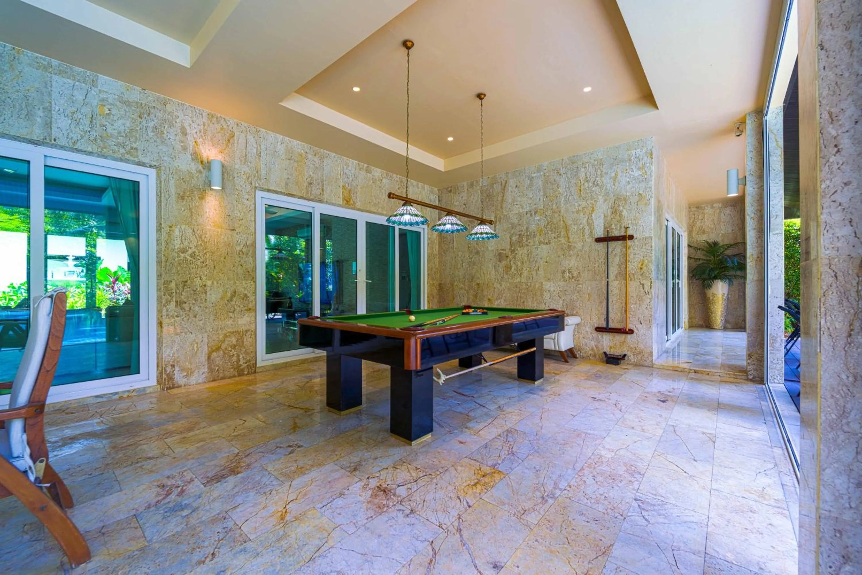 6 Bedroom Luxury Villa on Golf Course PH125