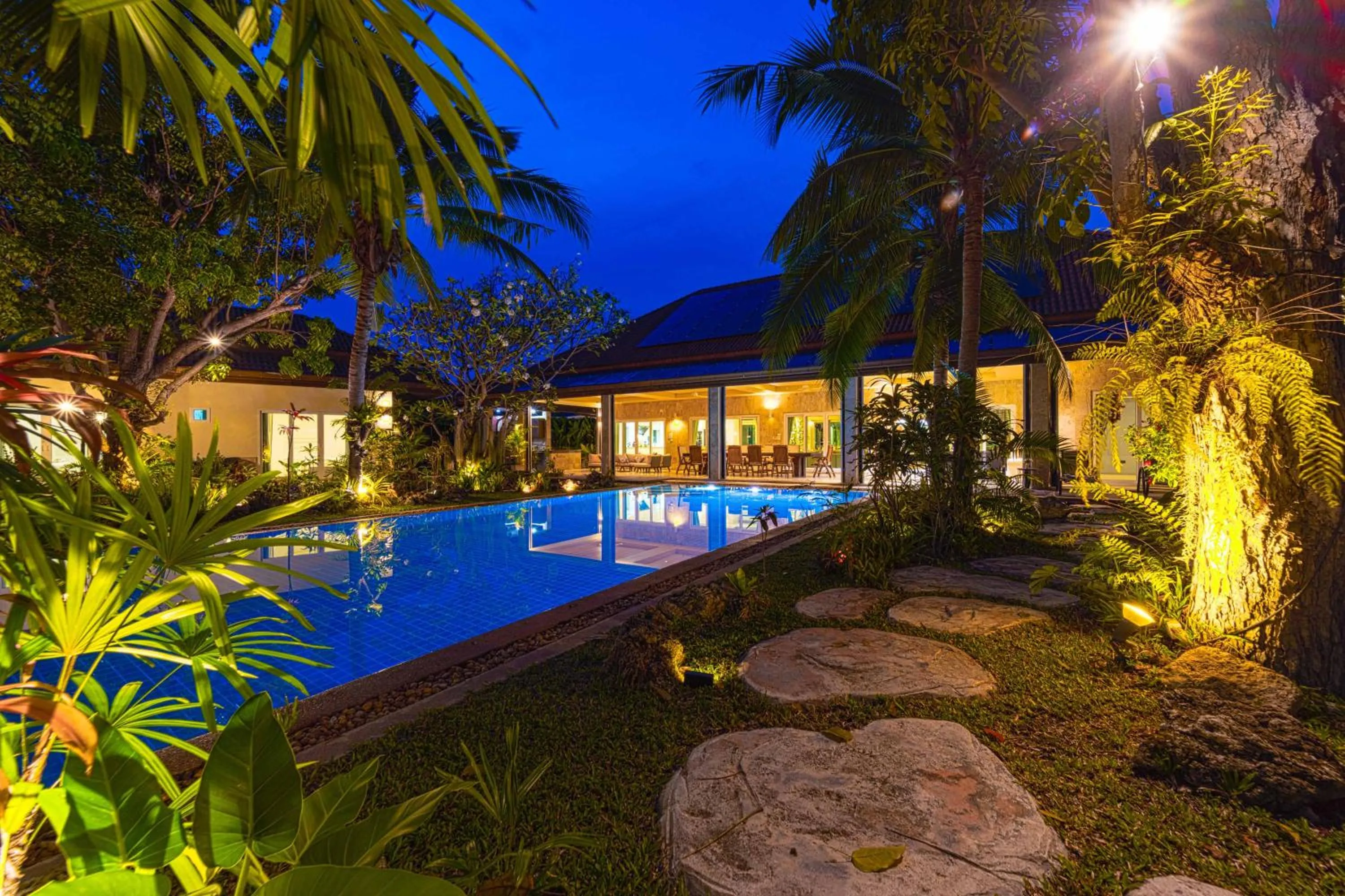 6 Bedroom Luxury Villa on Golf Course PH125