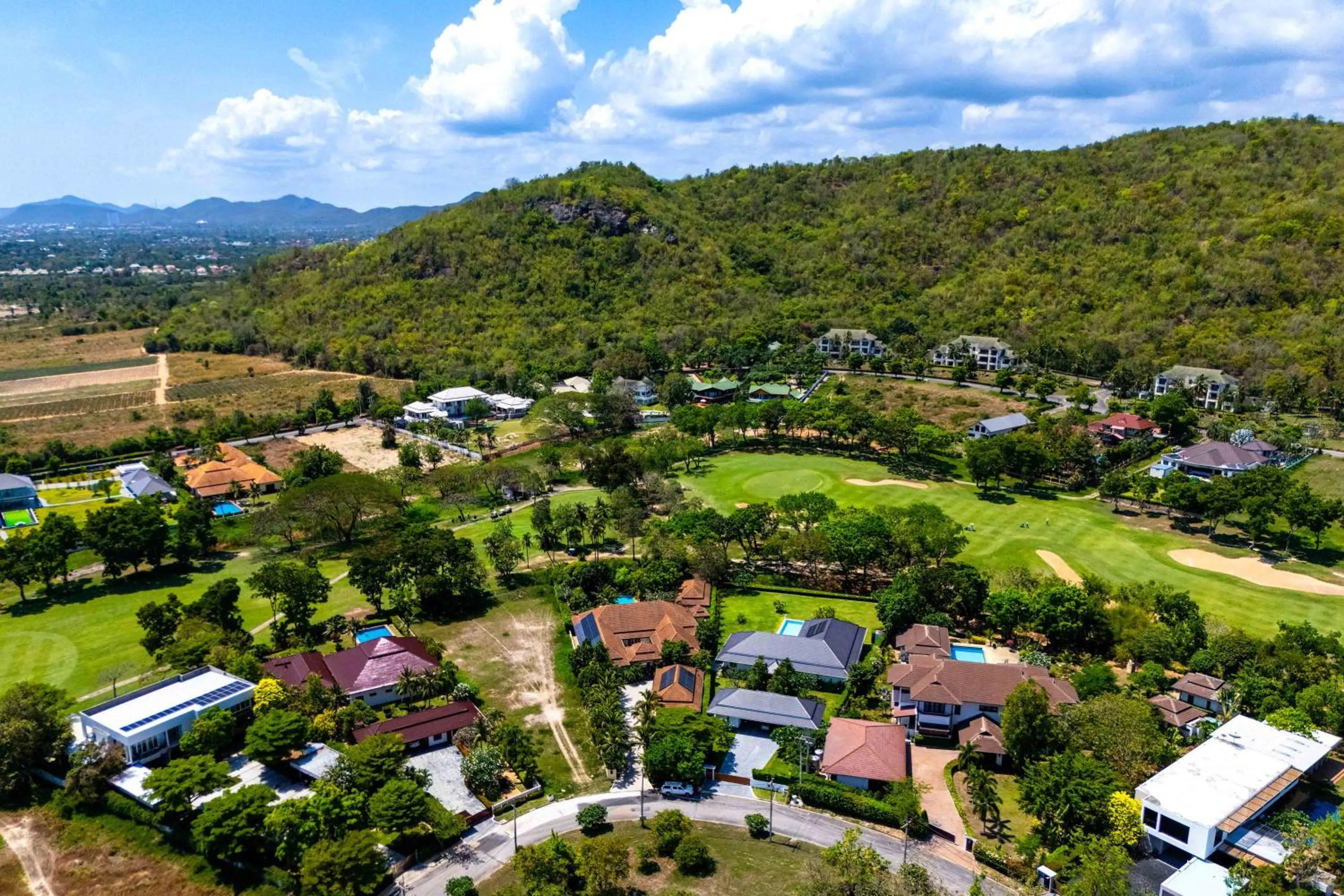 6 Bedroom Luxury Villa on Golf Course PH125