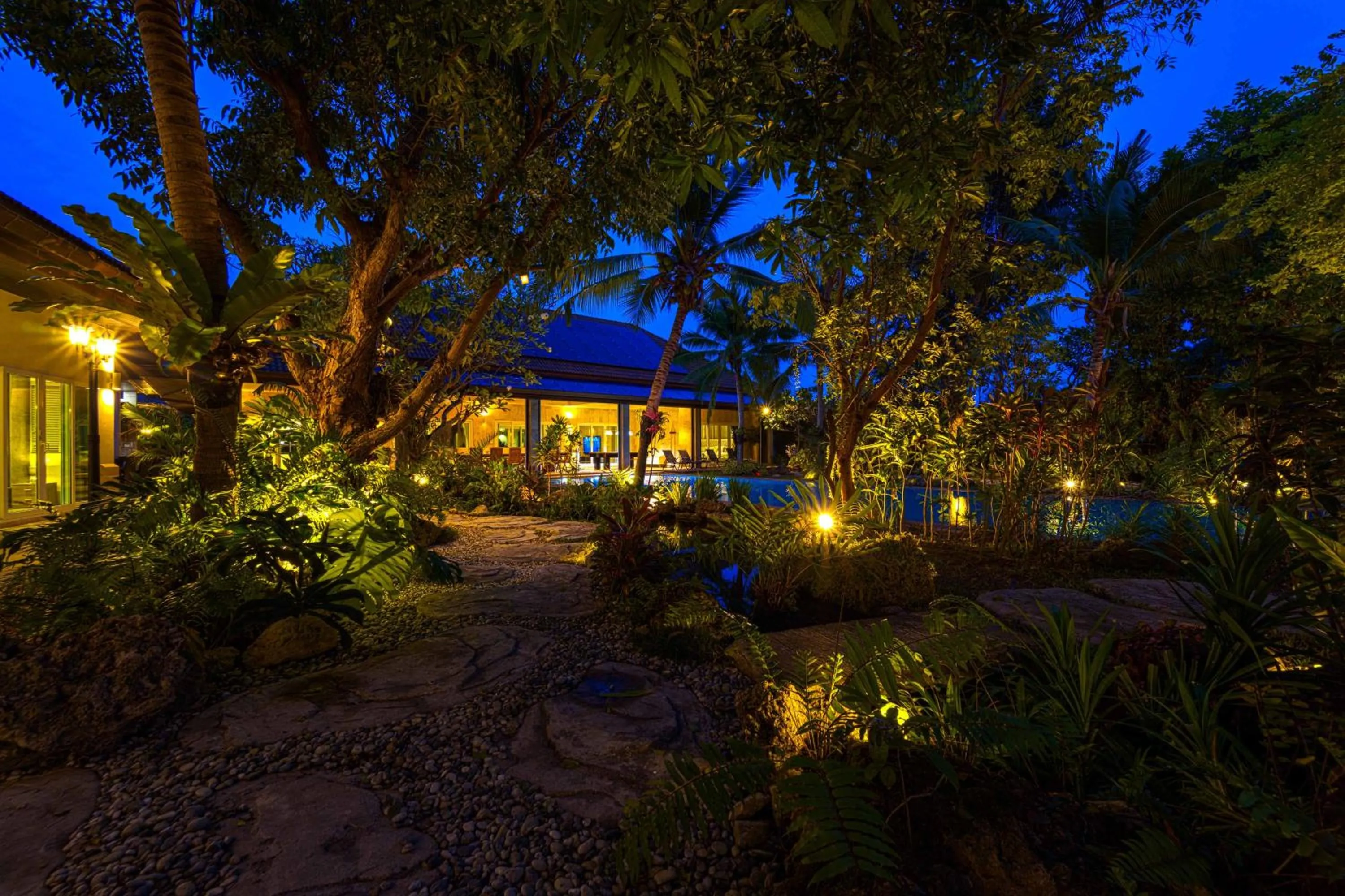 6 Bedroom Luxury Villa on Golf Course PH125