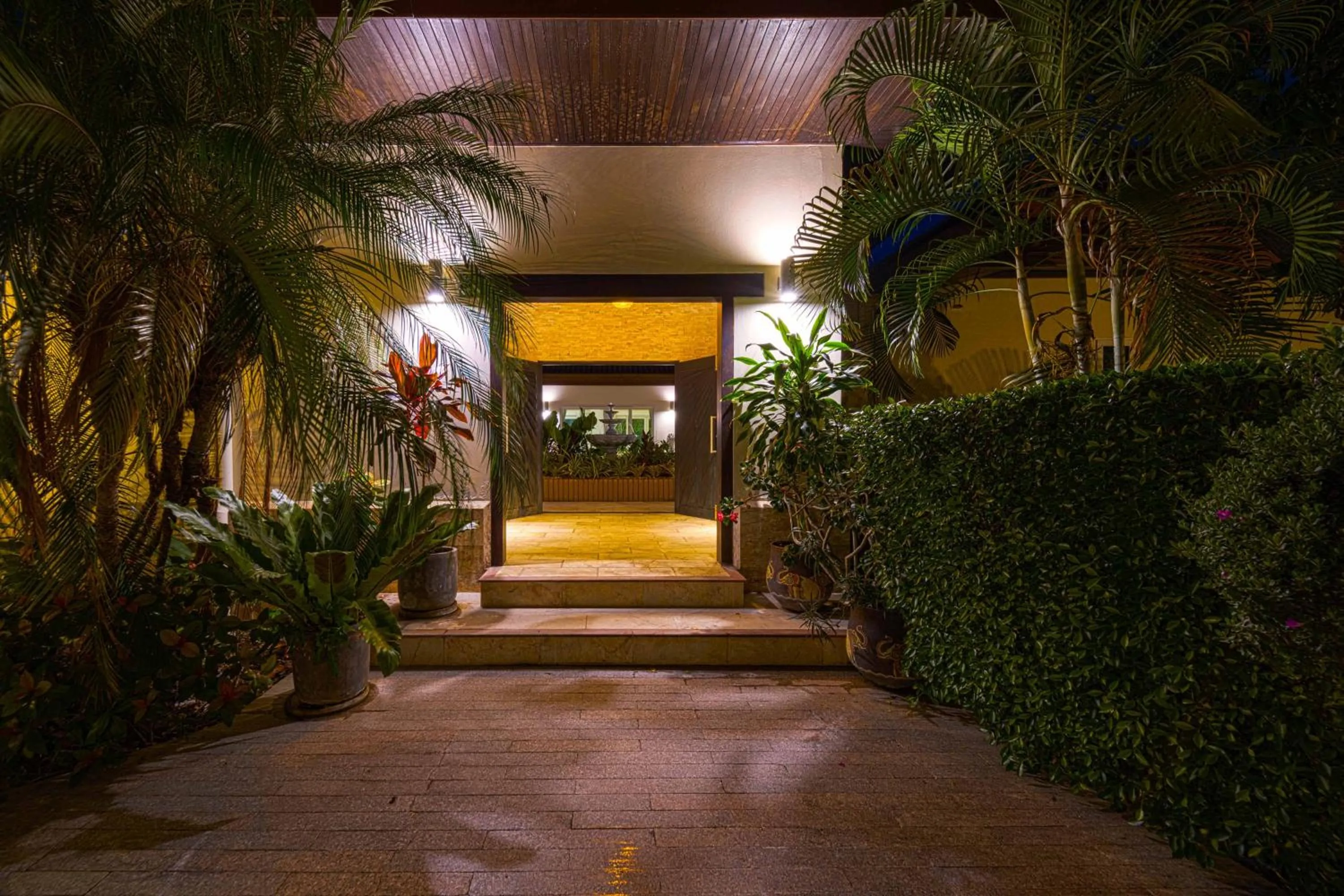 6 Bedroom Luxury Villa on Golf Course PH125