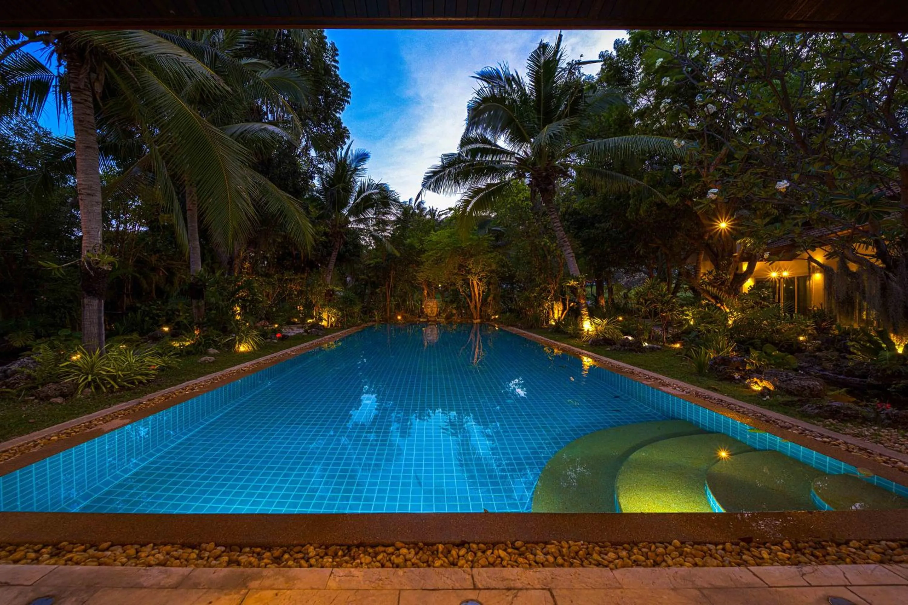 6 Bedroom Luxury Villa on Golf Course PH125