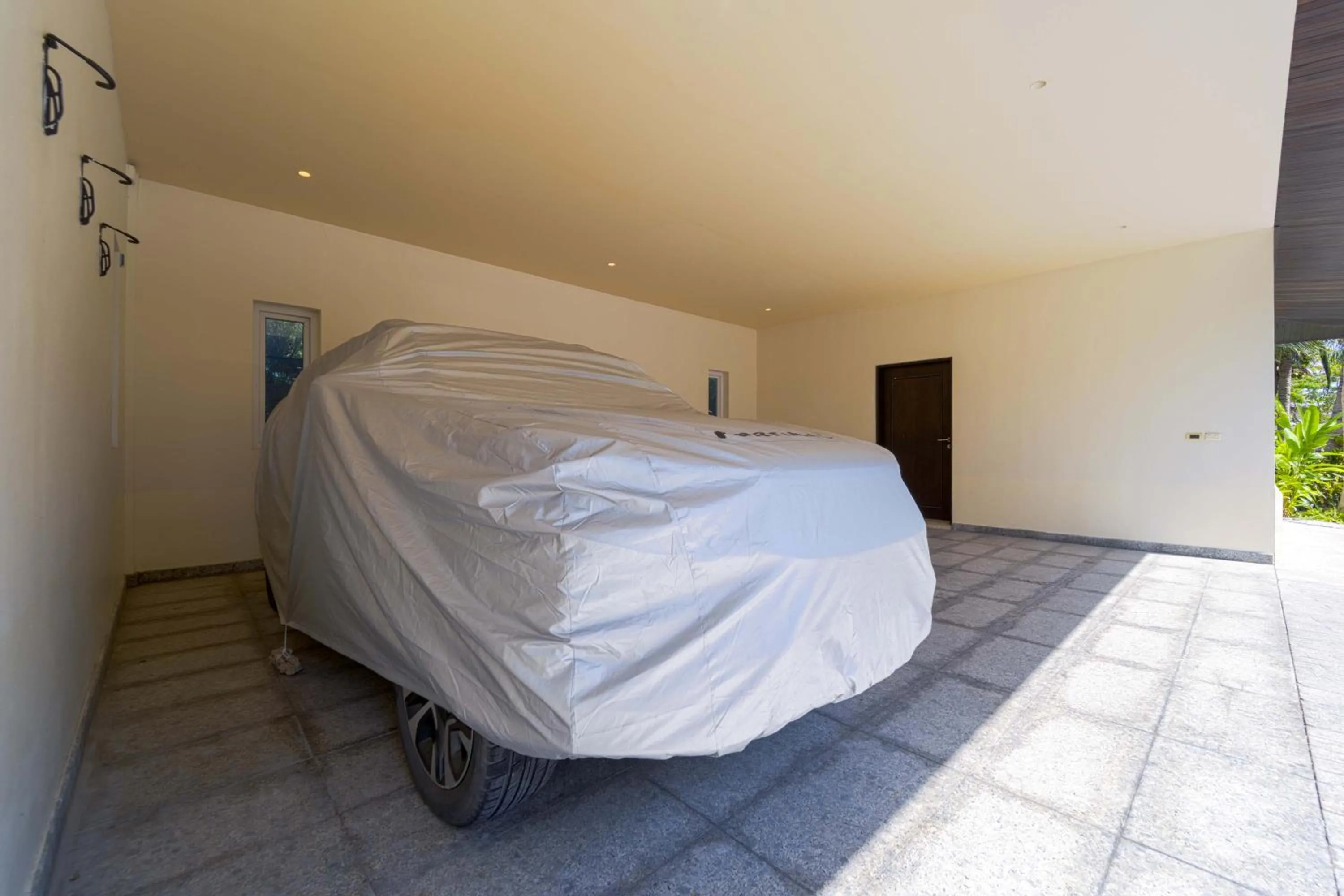 Bed in 6 Bedroom Luxury Villa on Golf Course PH125