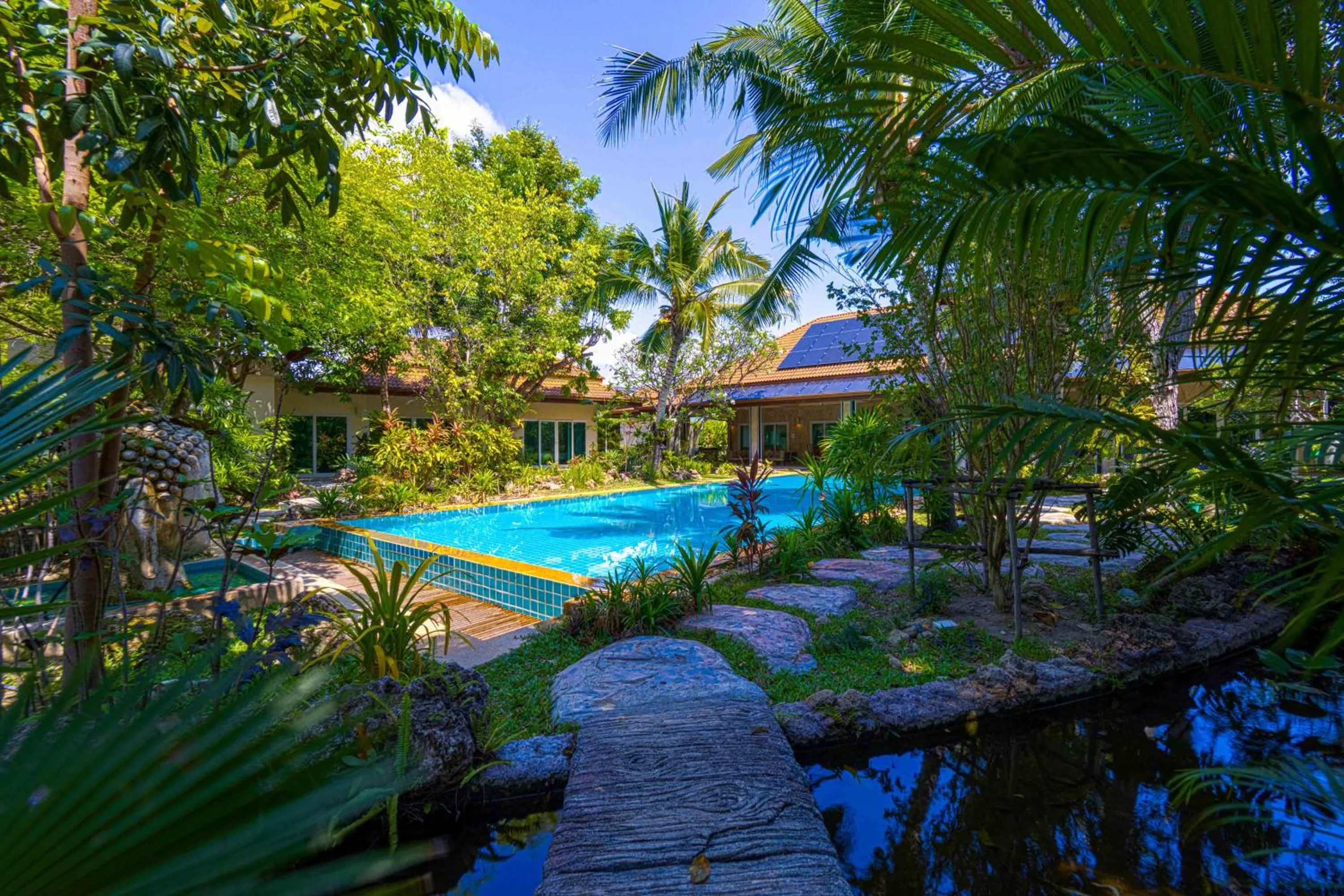 6 Bedroom Luxury Villa on Golf Course PH125